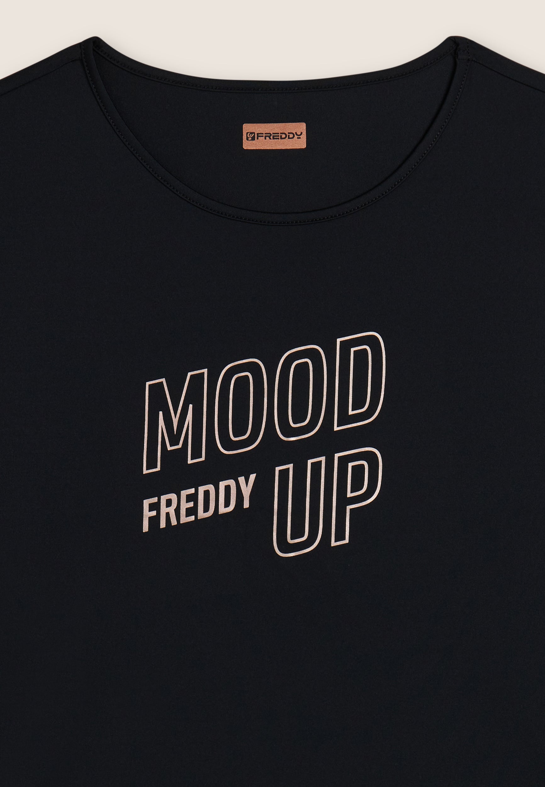 freddy-t-shirt-cropped-manches-amples-mood-up image 7