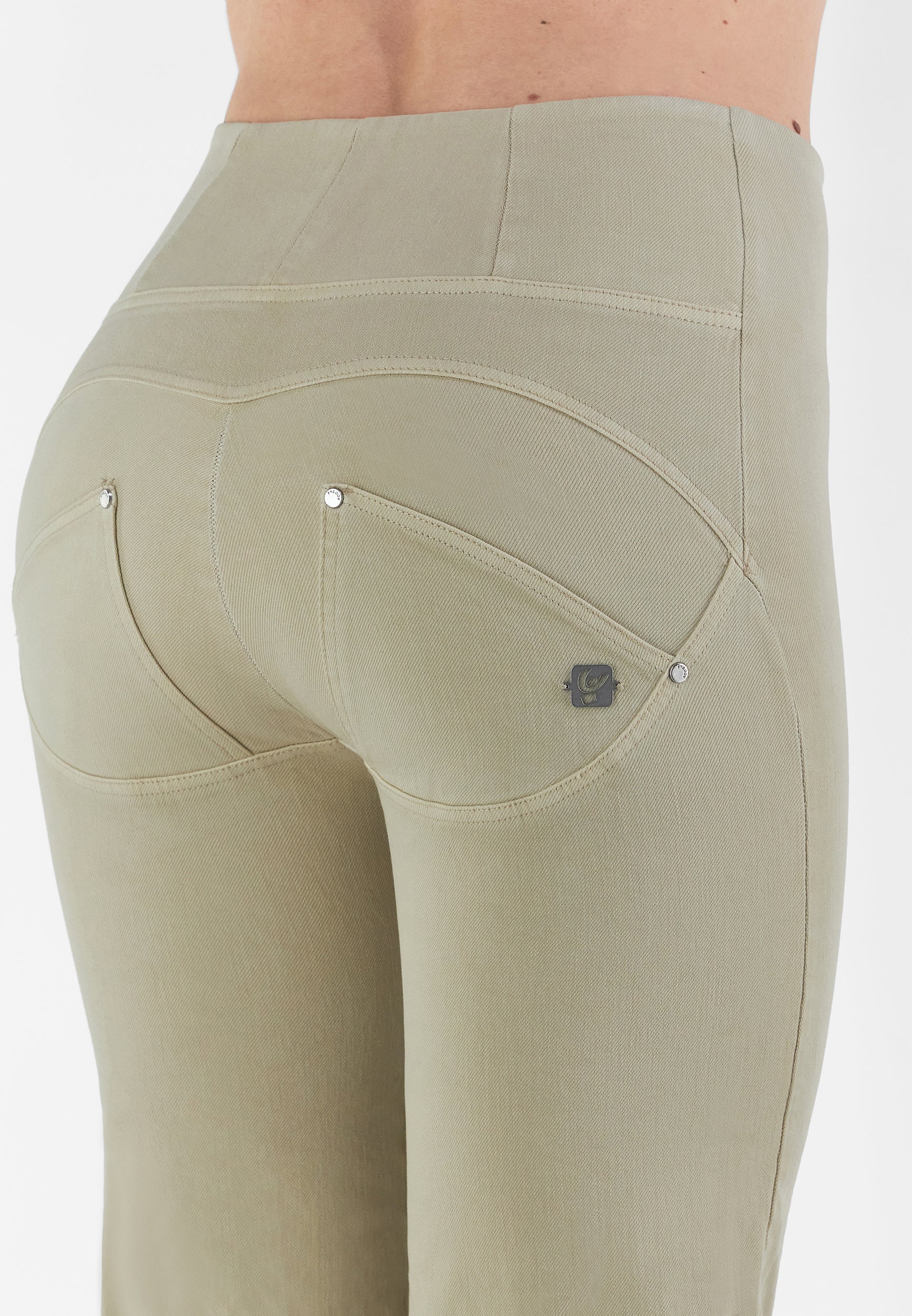 freddy-wr-up-pantalon-capri-push-up-taille-haute-navetta image 8