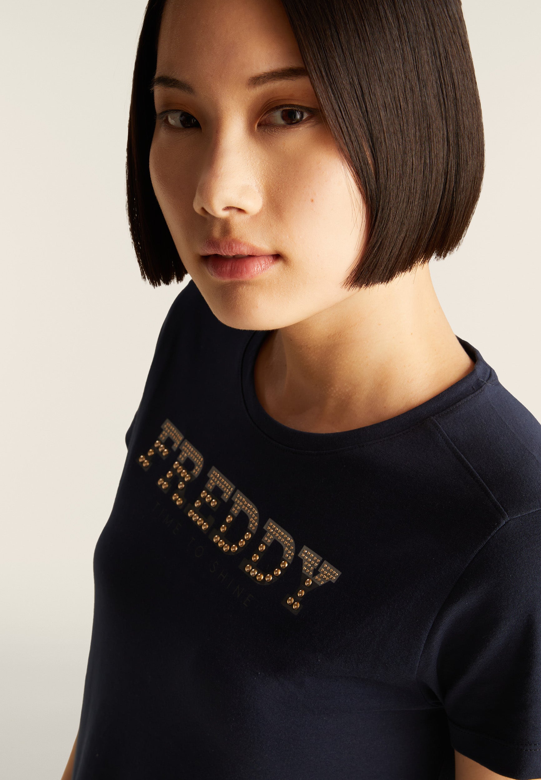 freddy-robe-jersey-droite-perles-dor-es-logo image 4