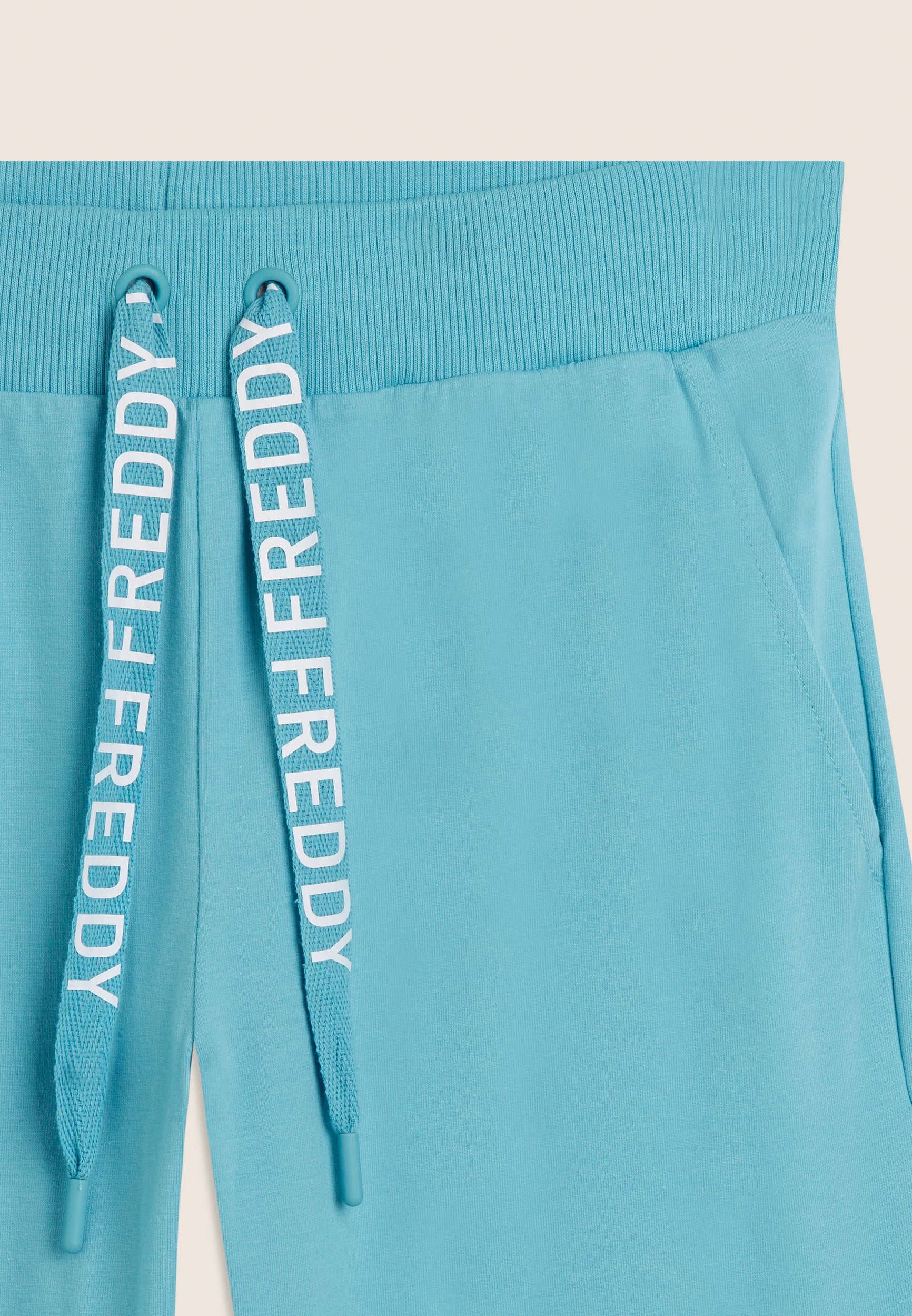 freddy-corsaire-sport-fond-arrondi-logo-paillet image 7