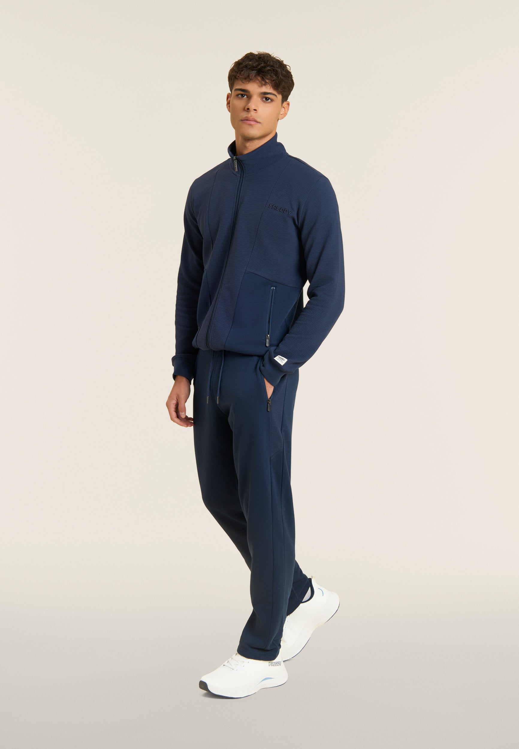 freddy-pantalon-sport-homme-inserts-carreaux-coupe-droite image 2