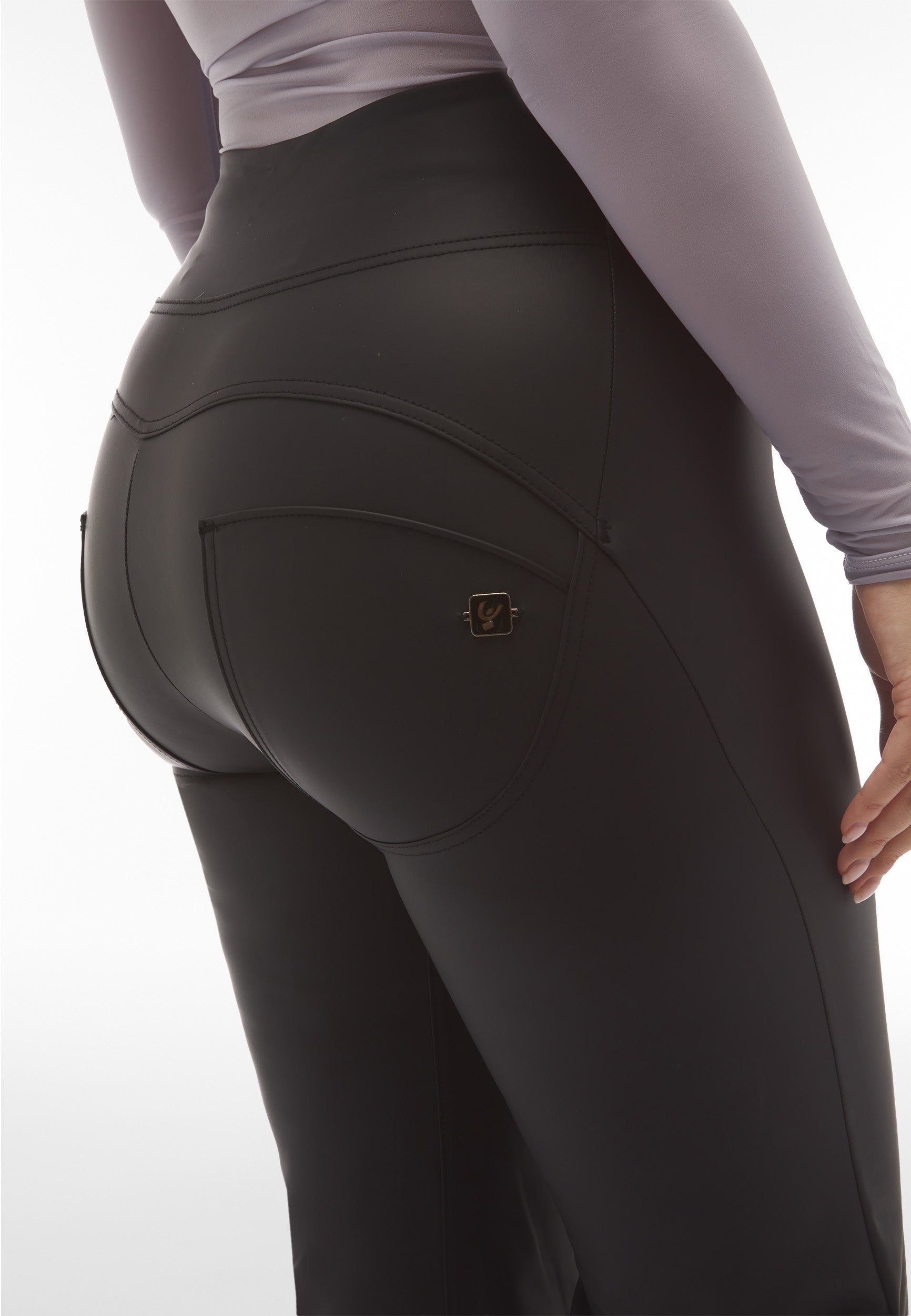 freddy-wr-up-super-flare-pantalon-push-up-similpelle-taille-haute image 5