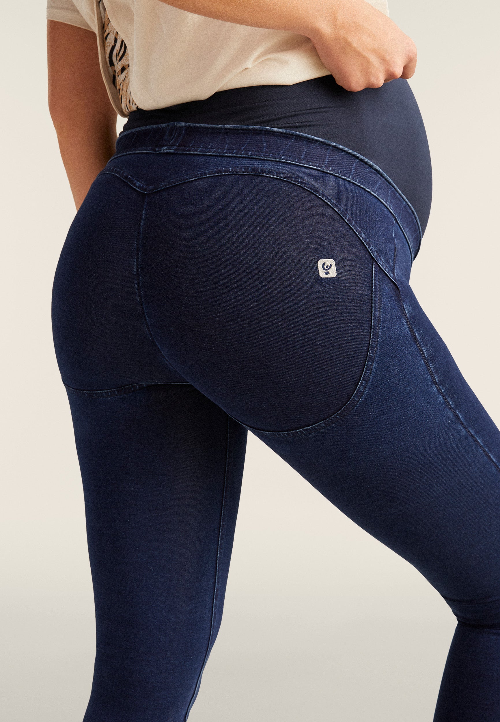 freddy-jeggings-wr-up-core-maternity-in-jersey-denim image 5