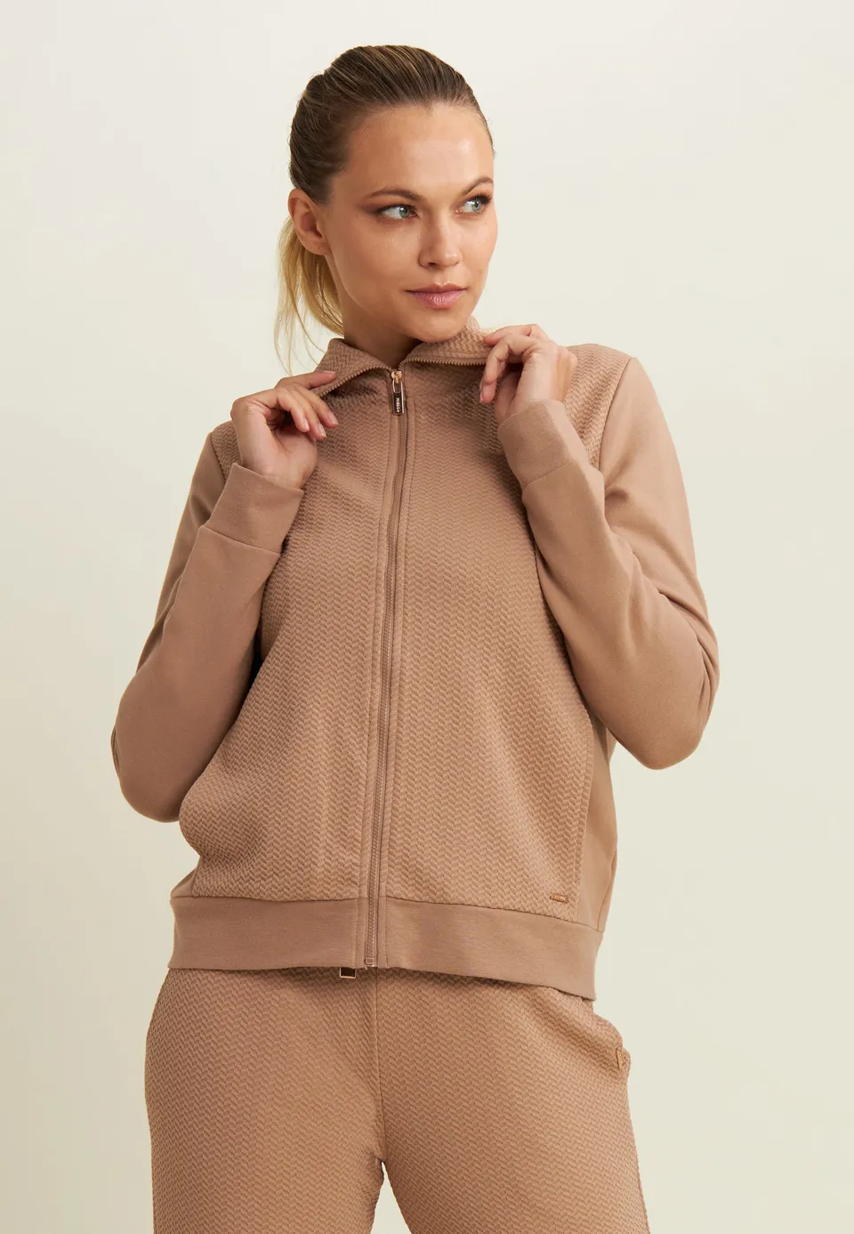 freddy-sweat-femme-full-zip-col-haut-micro-tresses image 1