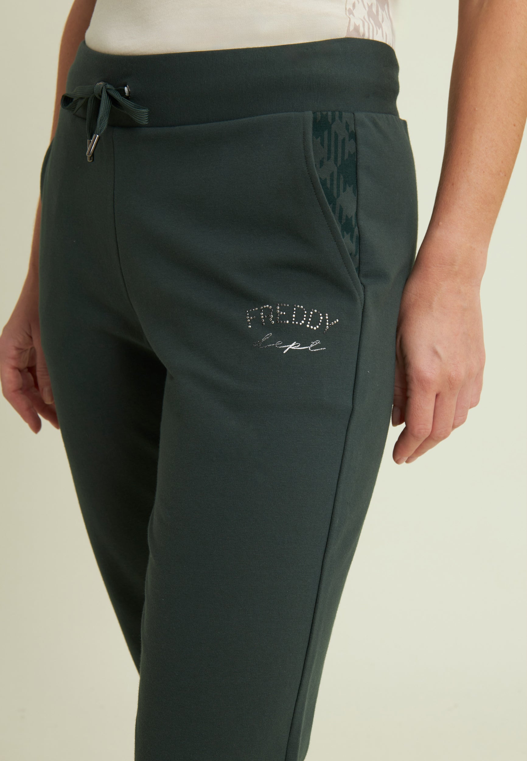 freddy-pantalon-sport-femme-fentes-lat-rales-regular image 4