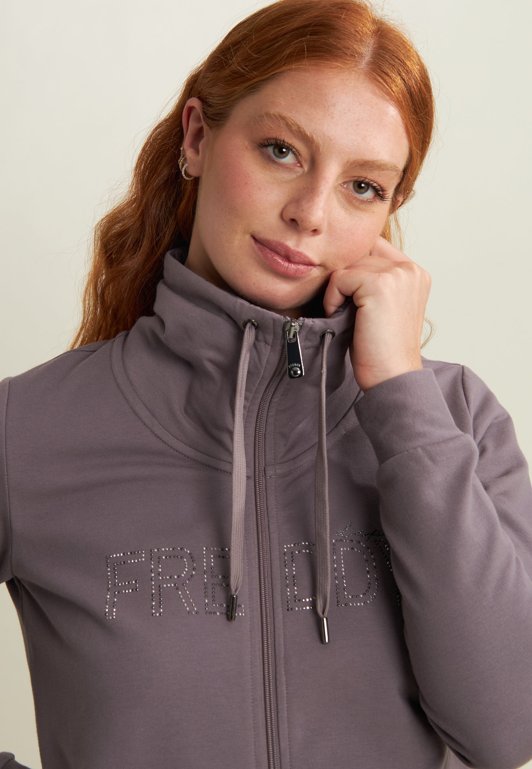freddy-sweat-femme-full-zip-col-haut-asym-trique-clous image 4