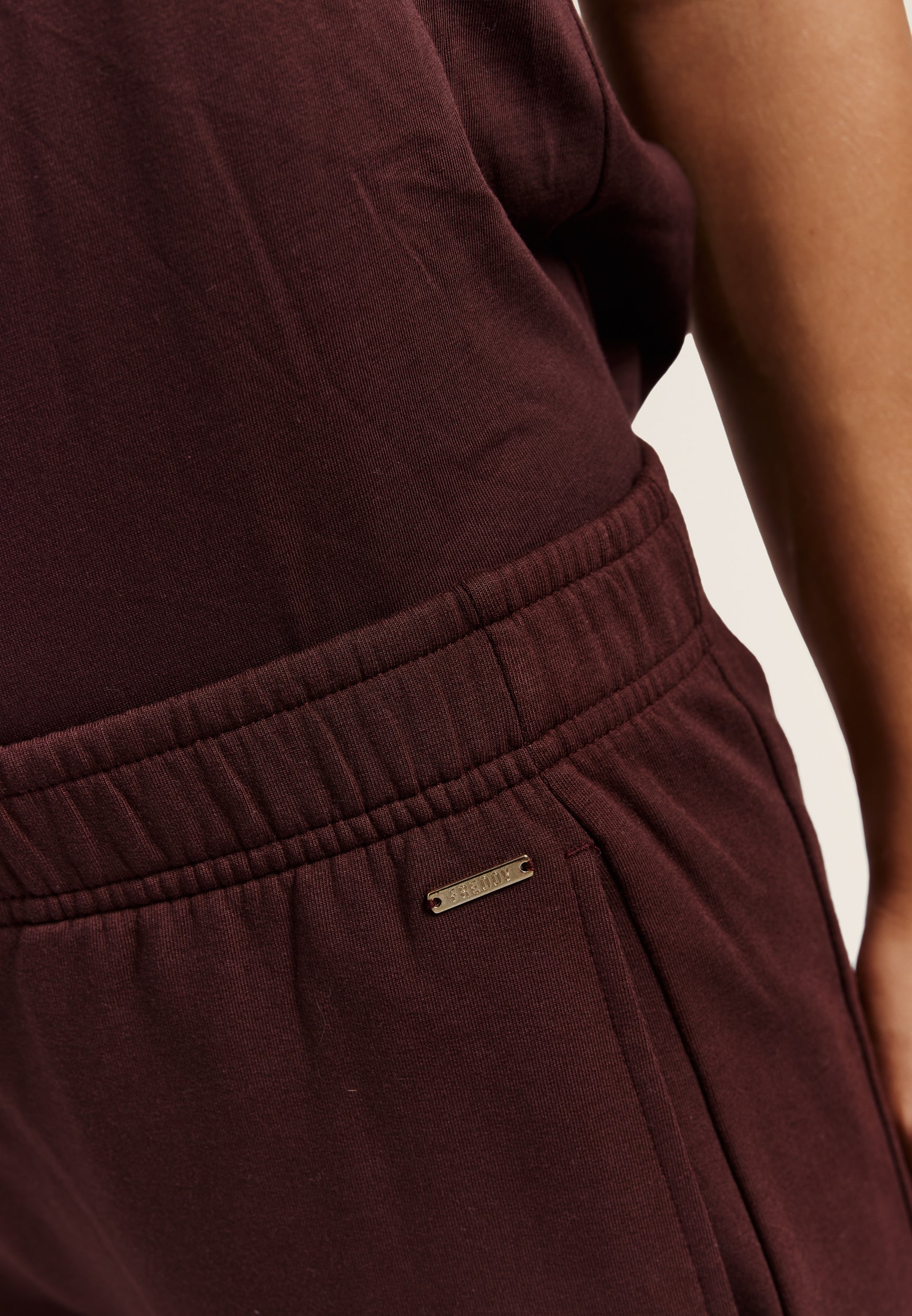 freddy-wr-up-pantalon-regular-carotte-en-molleton-modal-avec-plaquette-logo-dor- image 4