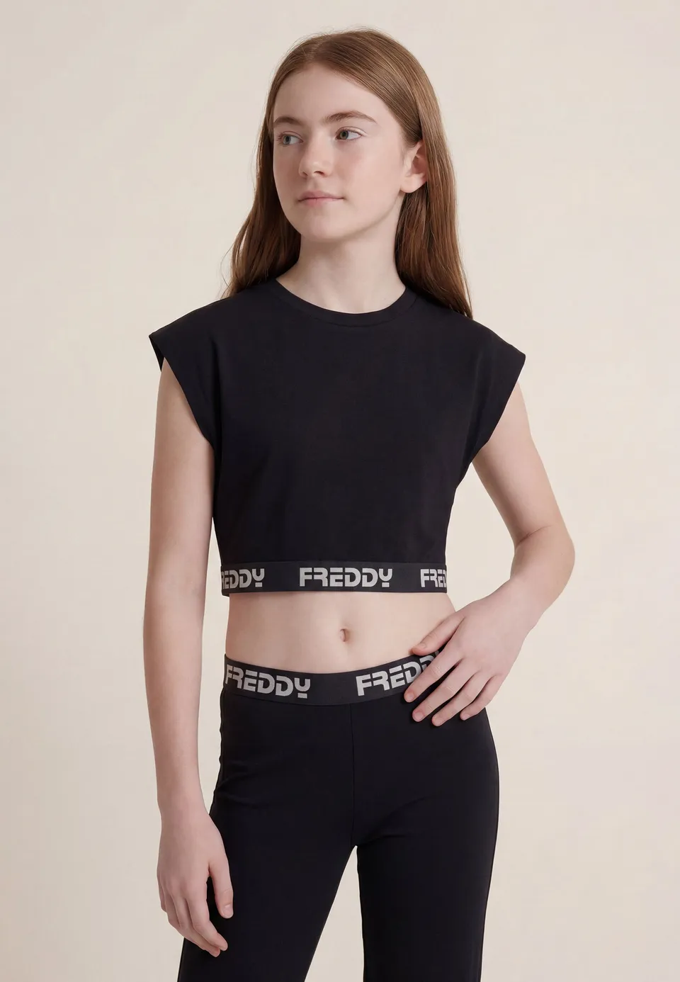 freddy-d-bardeur-fille-cropped-sans-manches-lastique-logot image 1