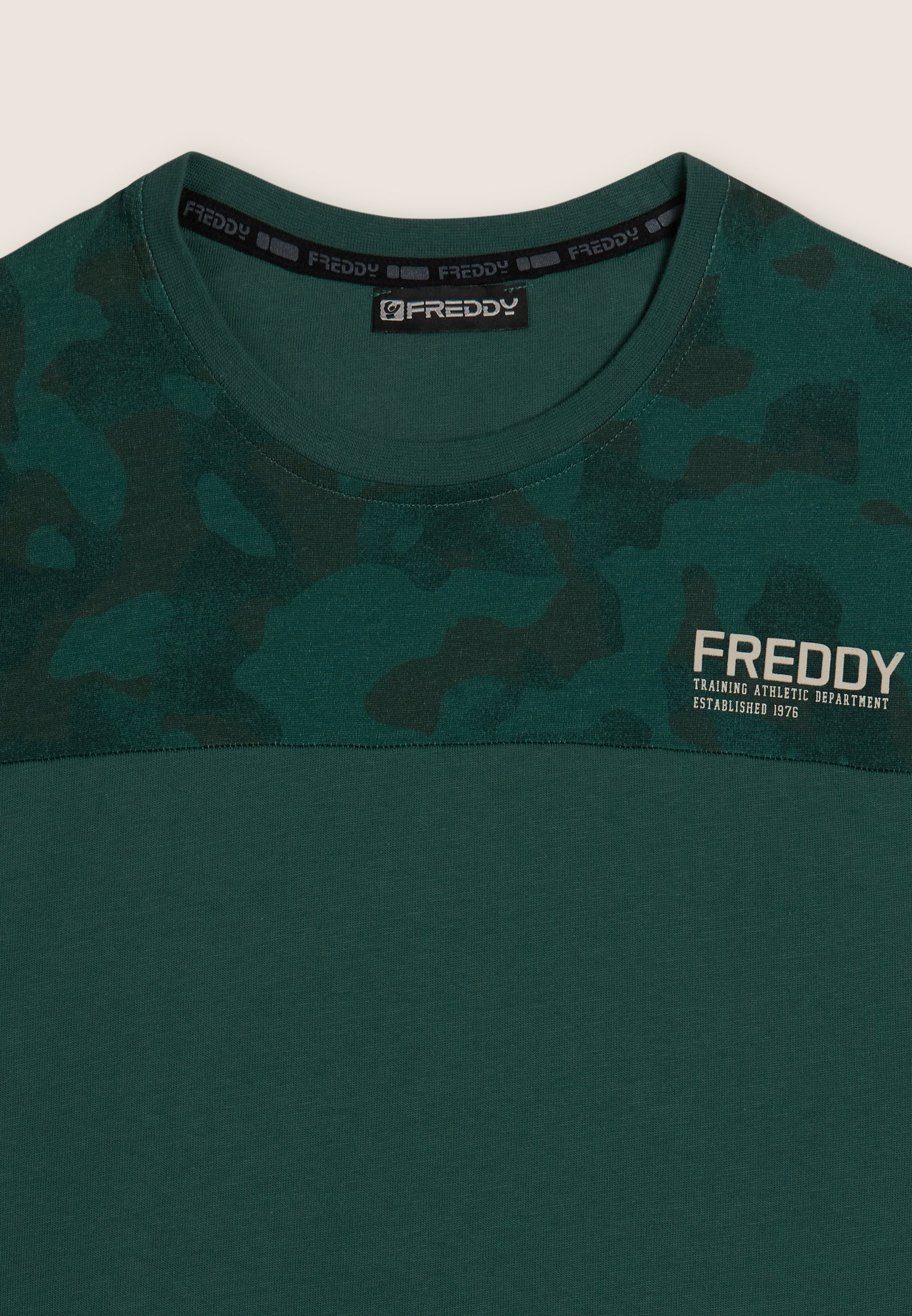 freddy-t-shirt-camouflage-c-ur-logo-fond-uni-coton image 7
