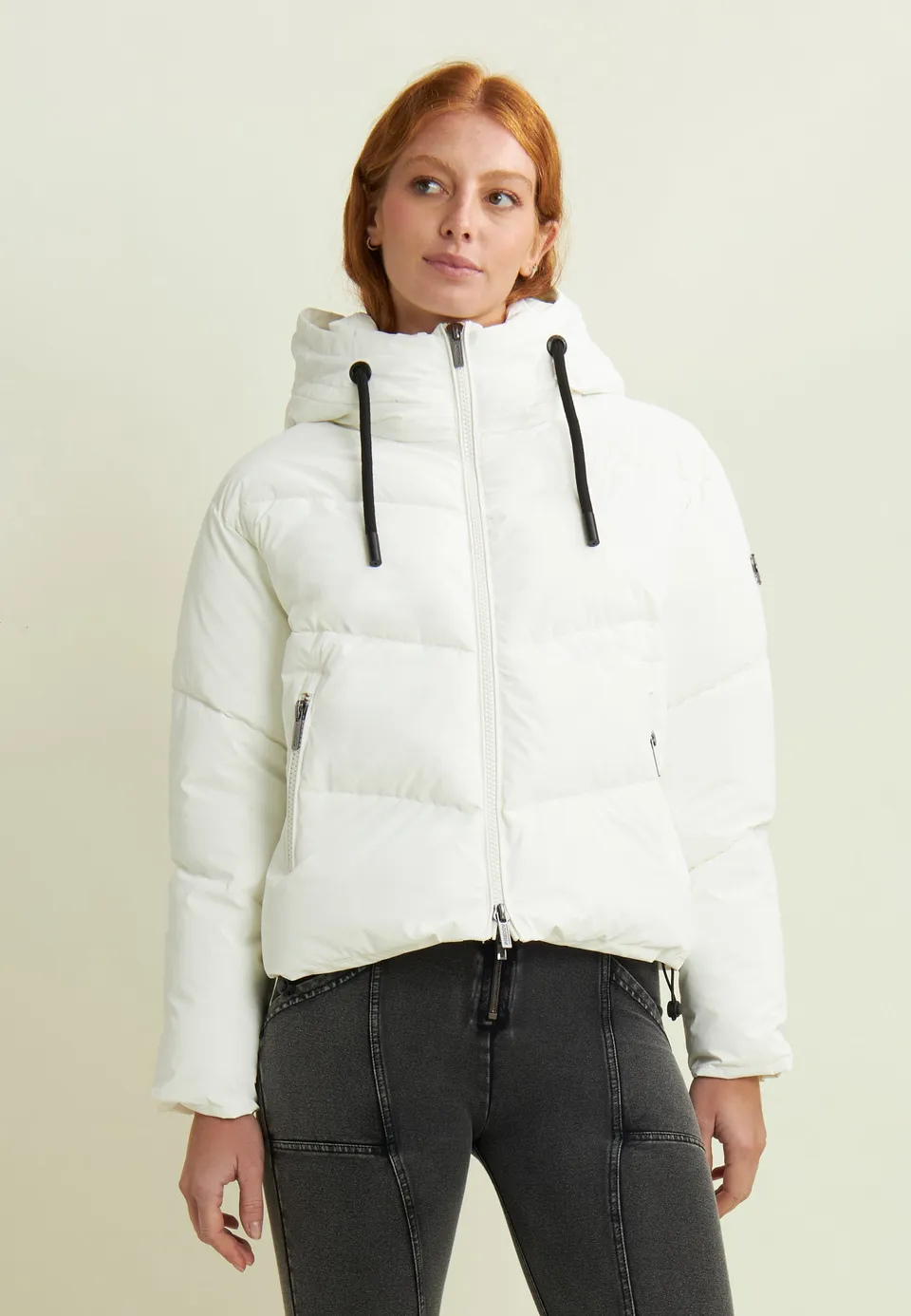 freddy-piumino-cropped-femme-col-haut-capuche-faux-duvet image 1