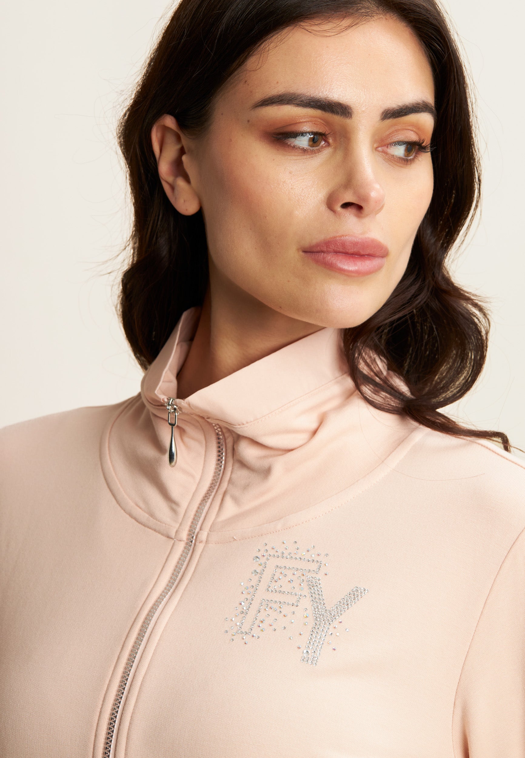 freddy-sweat-zipp-col-haut-d-tail-effet-soie-strass image 4