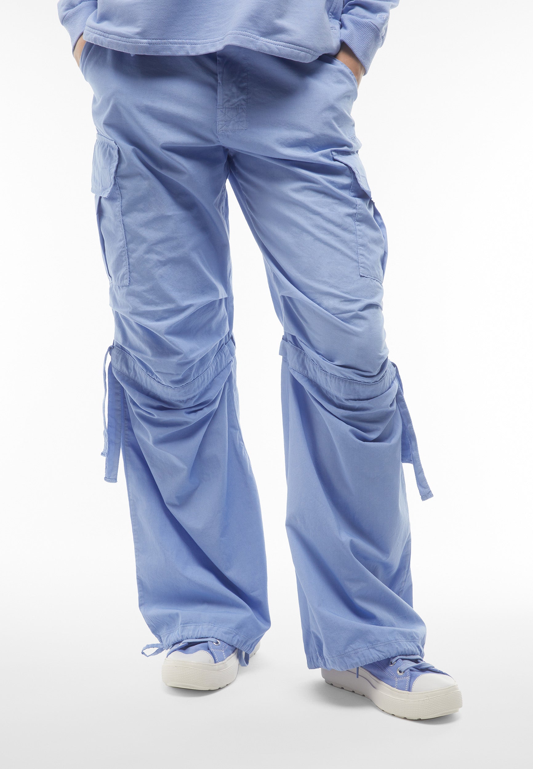 freddy-pantalon-cargo-femme-popeline-teint-en-pi-ce-parachute image 8
