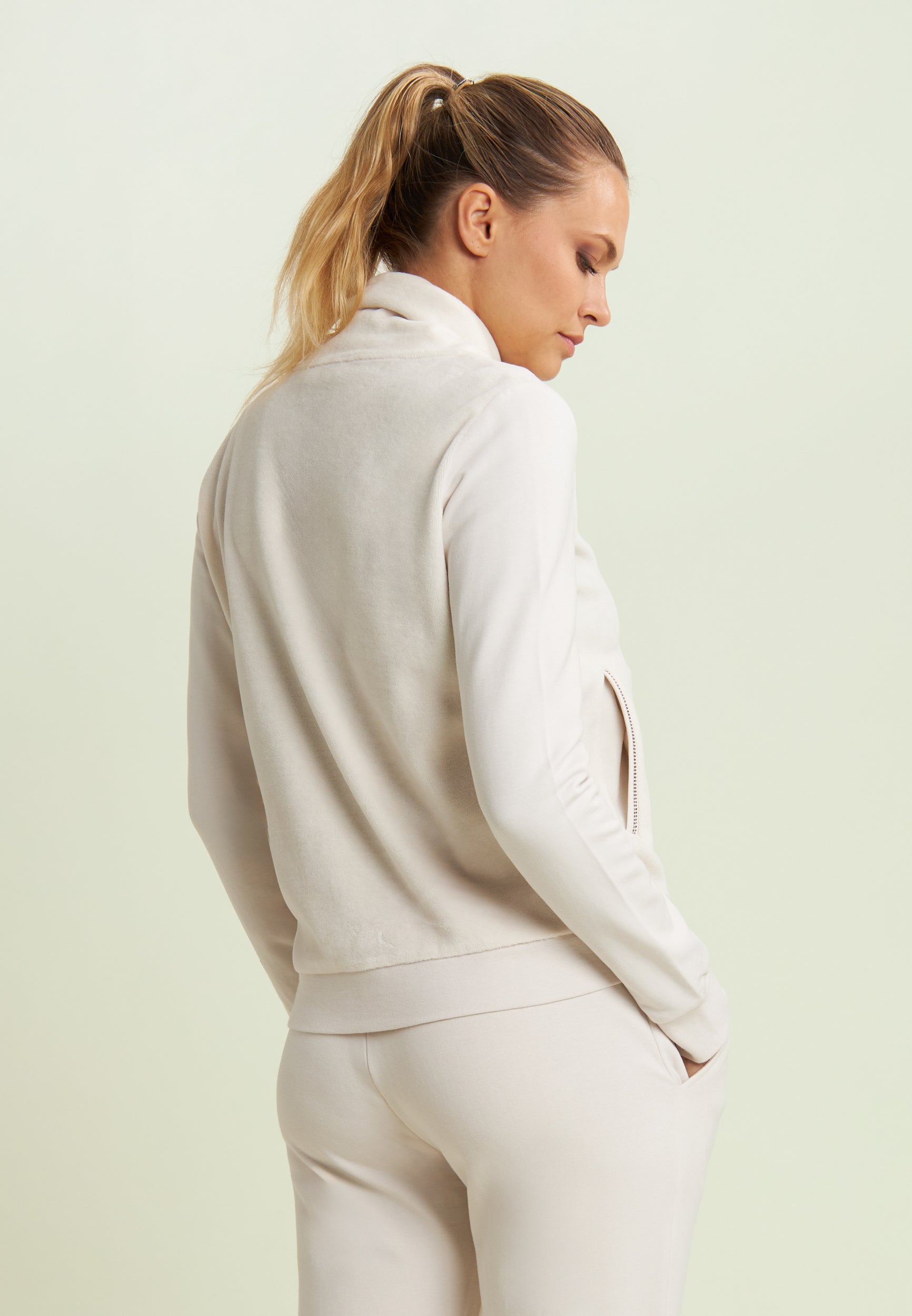freddy-sweat-femme-col-montant-velours-zip-logo-strass image 4