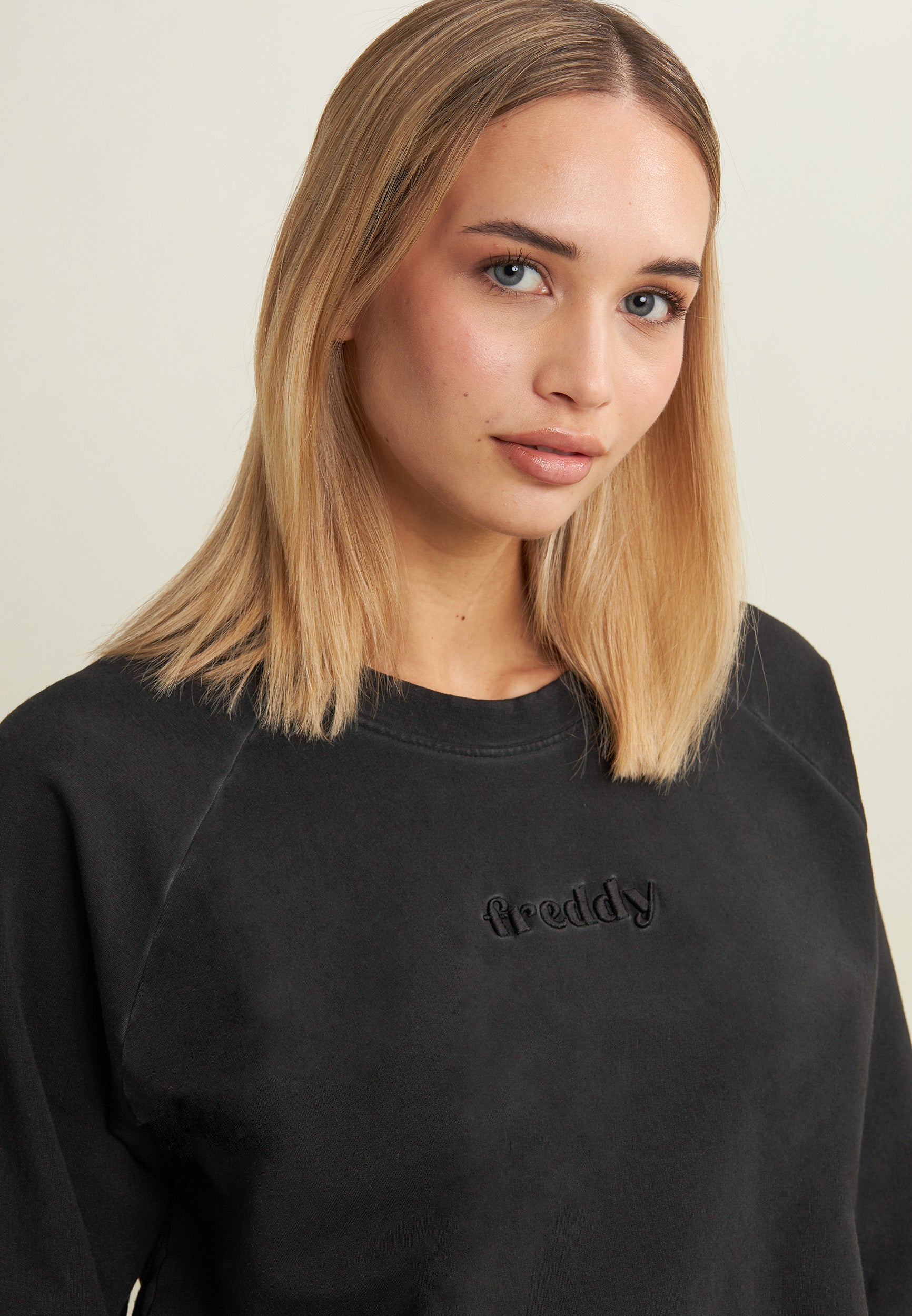 freddy-felpa-cropped-comfort-fit-cold-dyed-sweat-court-femme image 4