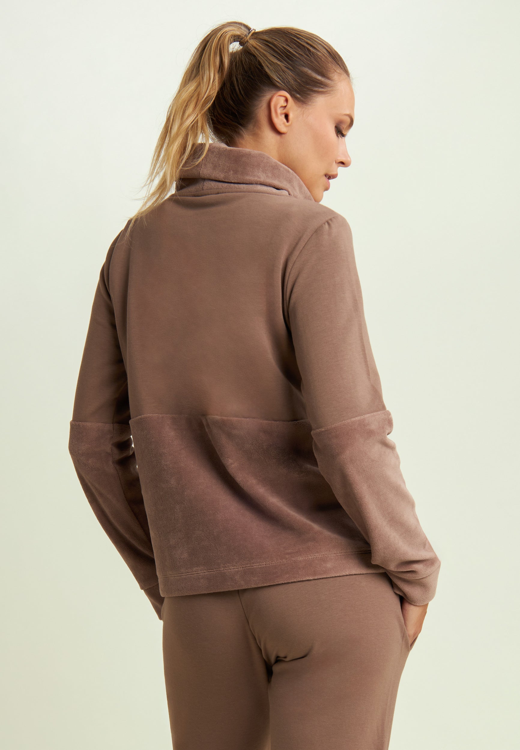 freddy-sweat-femme-col-haut-velours-buste-modal-gratt-strass image 3