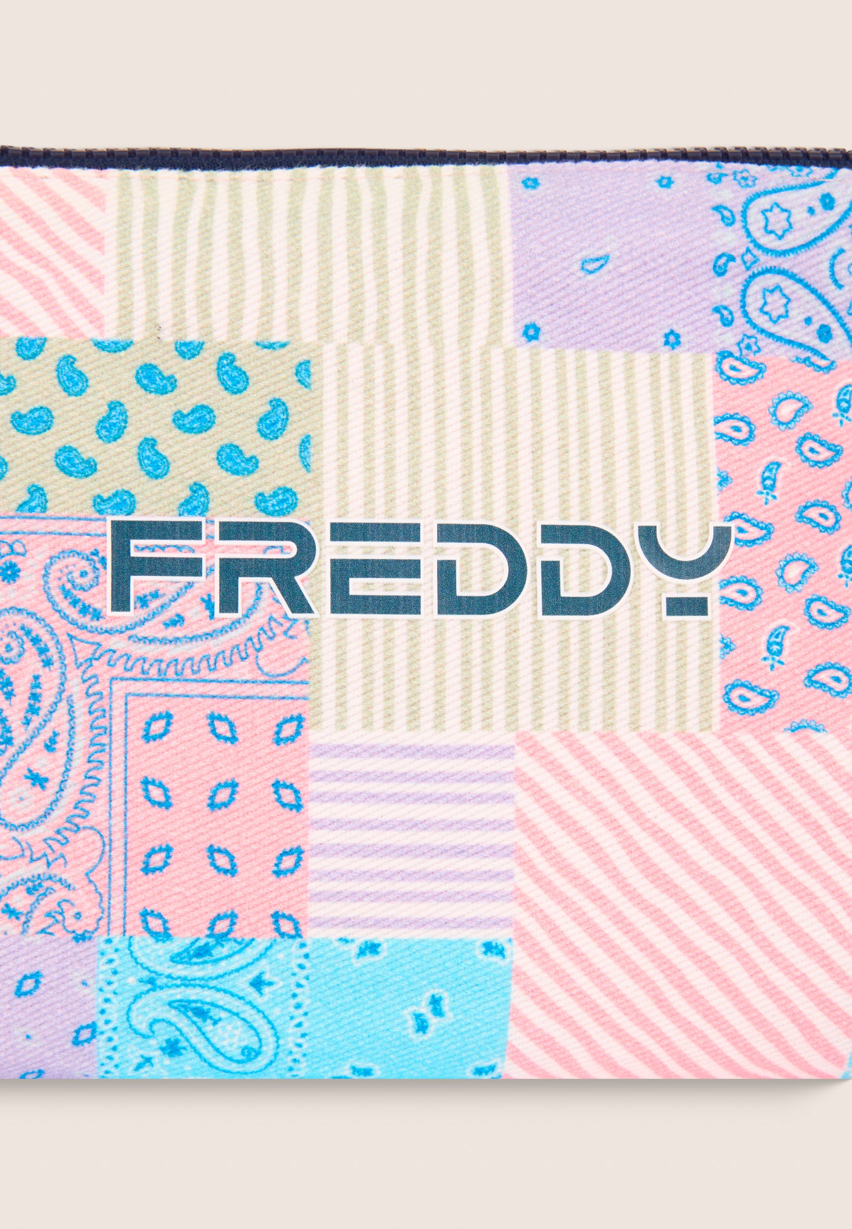 freddy-bustina-canvas-fantasia-pochette-fille-zipp-e-poignet image 2