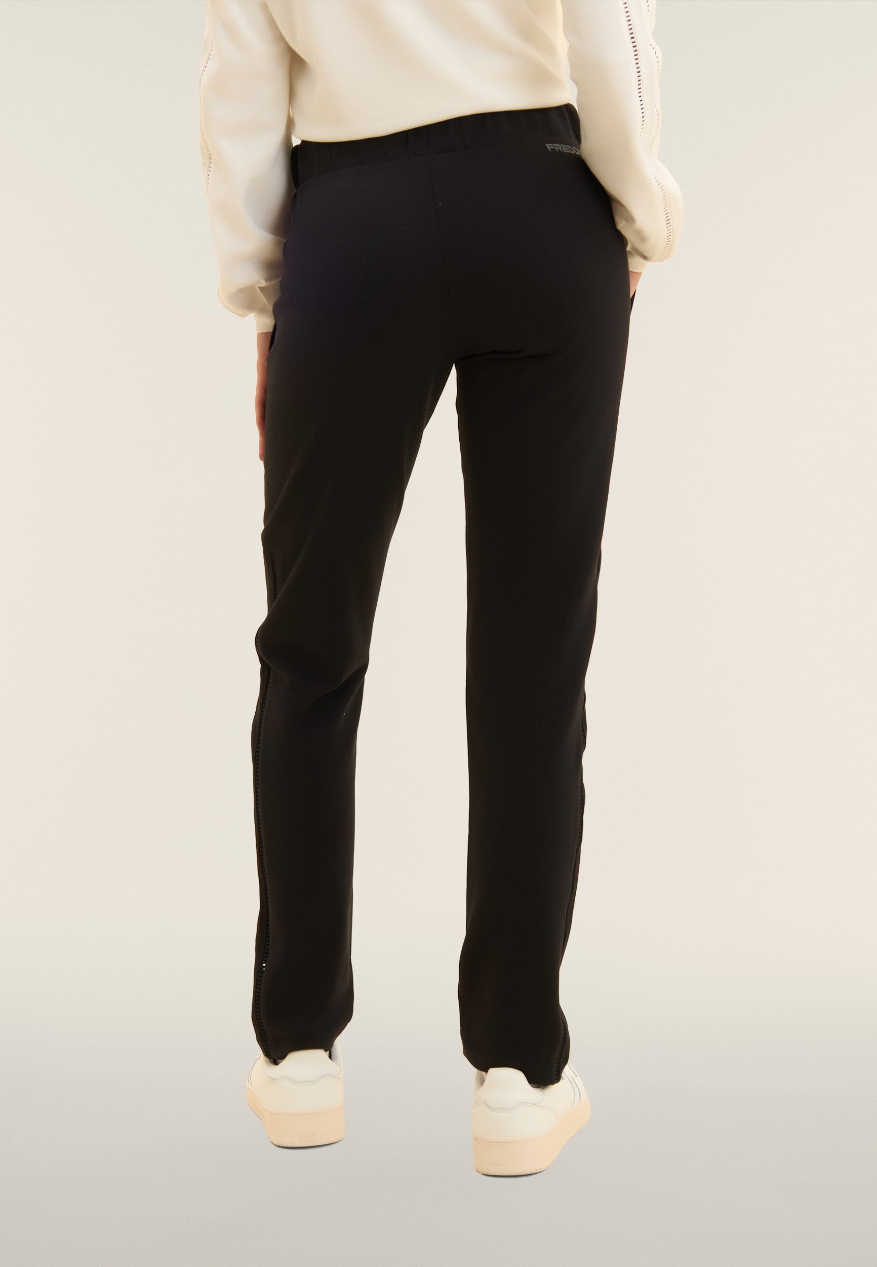 freddy-pantalon-sport-droit-homme-french-terry-broderie-ajour-e image 3