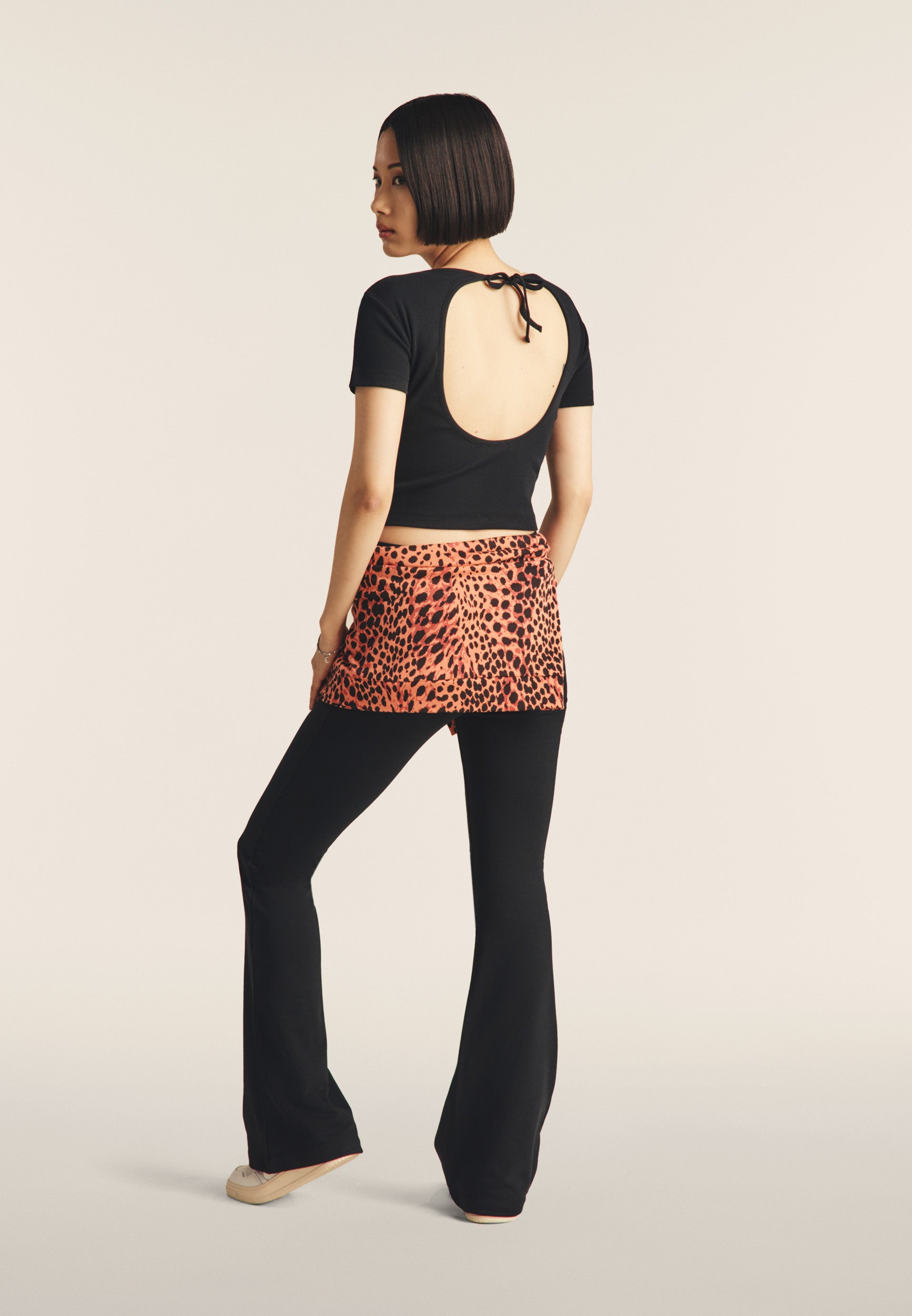 freddy-t-shirt-slim-fit-c-tel-ouverture-dos-femme image 2