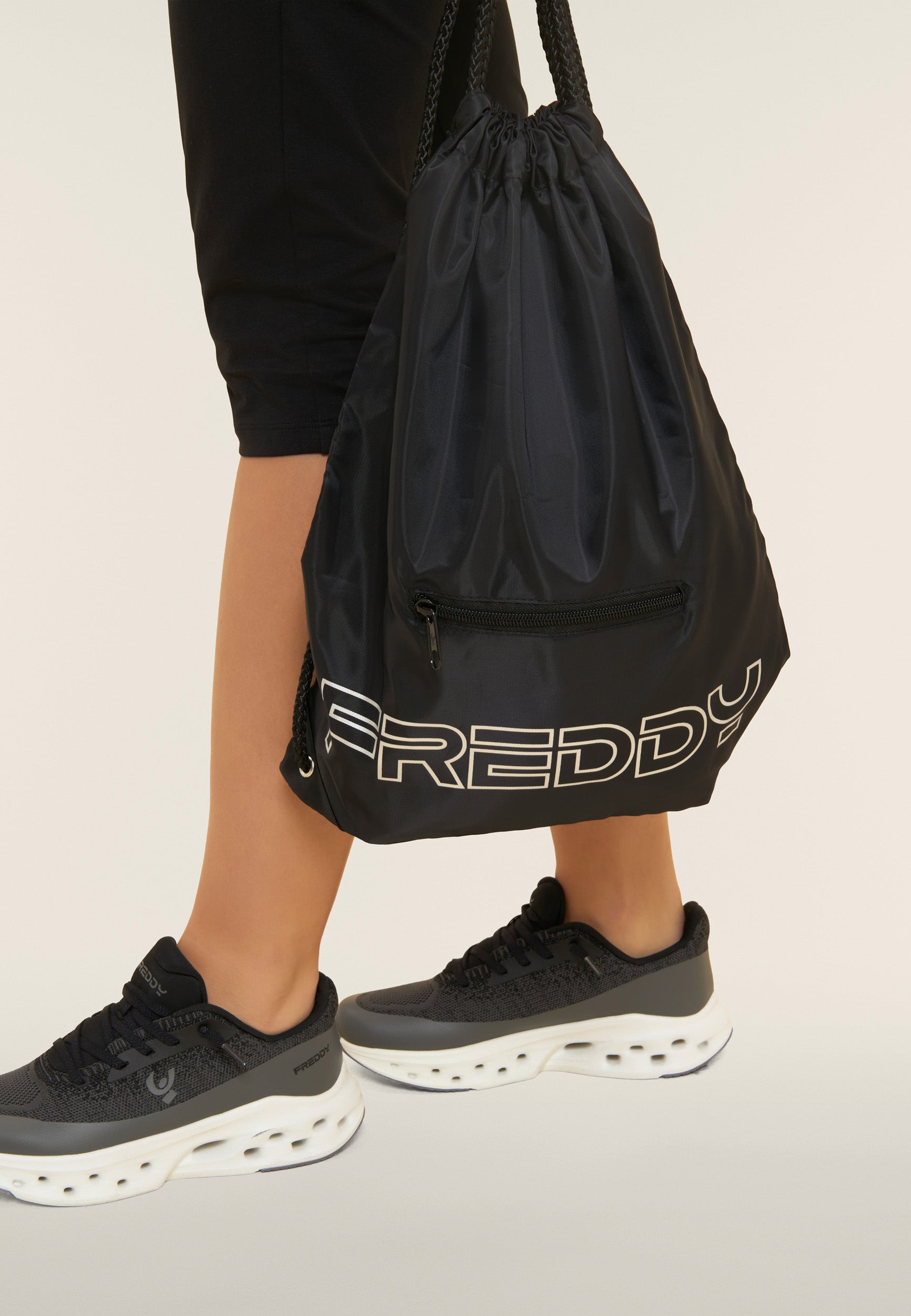 freddy-sac-de-gym-pliable-en-nylon-avec-logo-outline-34-5x44-cm image 2