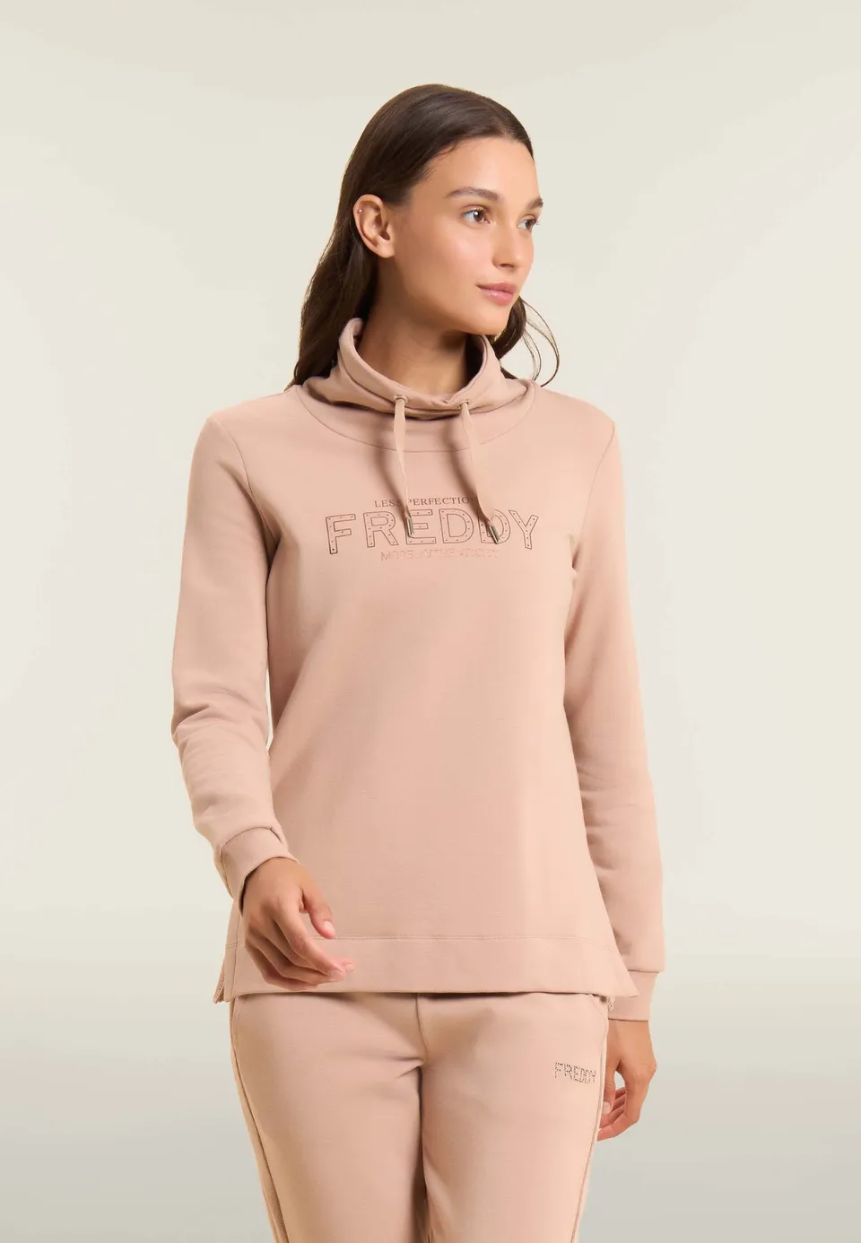 freddy-sweat-femme-modal-col-haut-fentes-logo-strass image 1