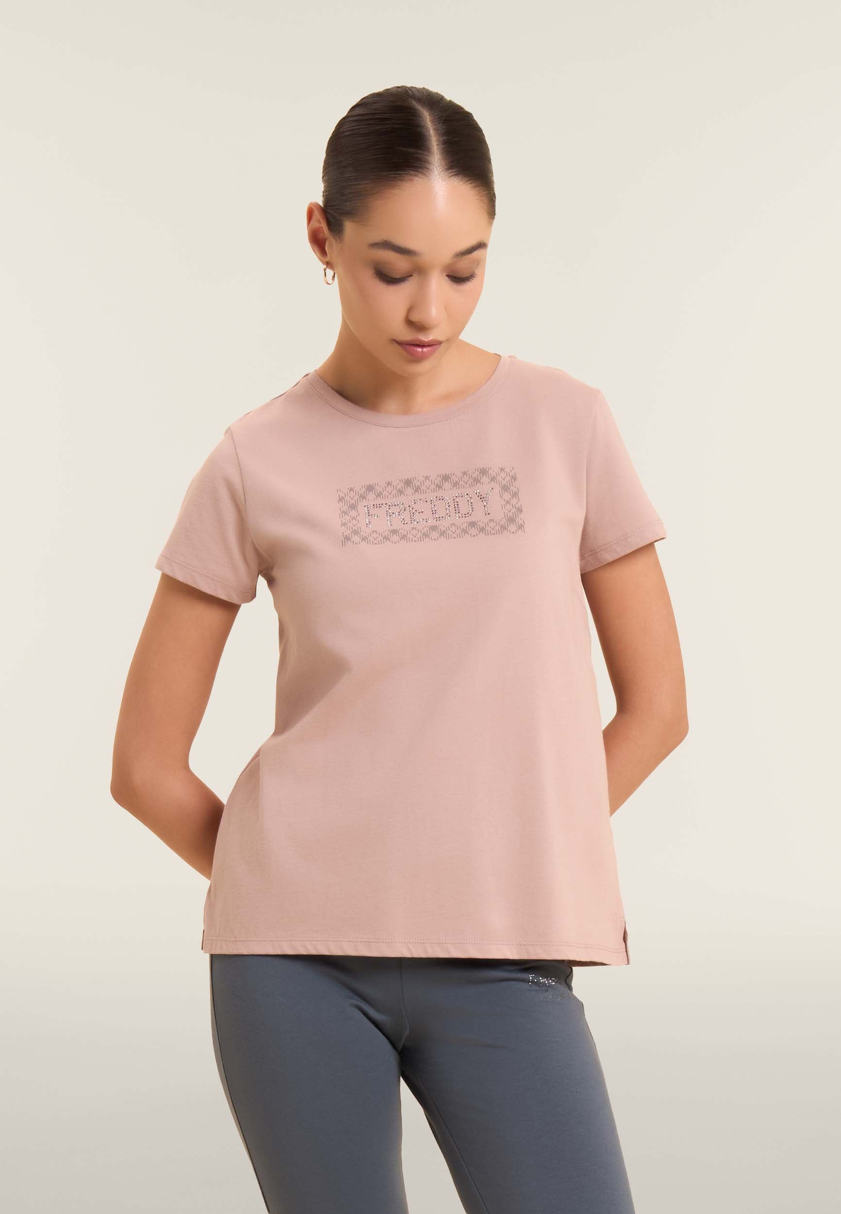 freddy-t-shirt-regular-logo-borchie-graphique-g-om-trique image 1