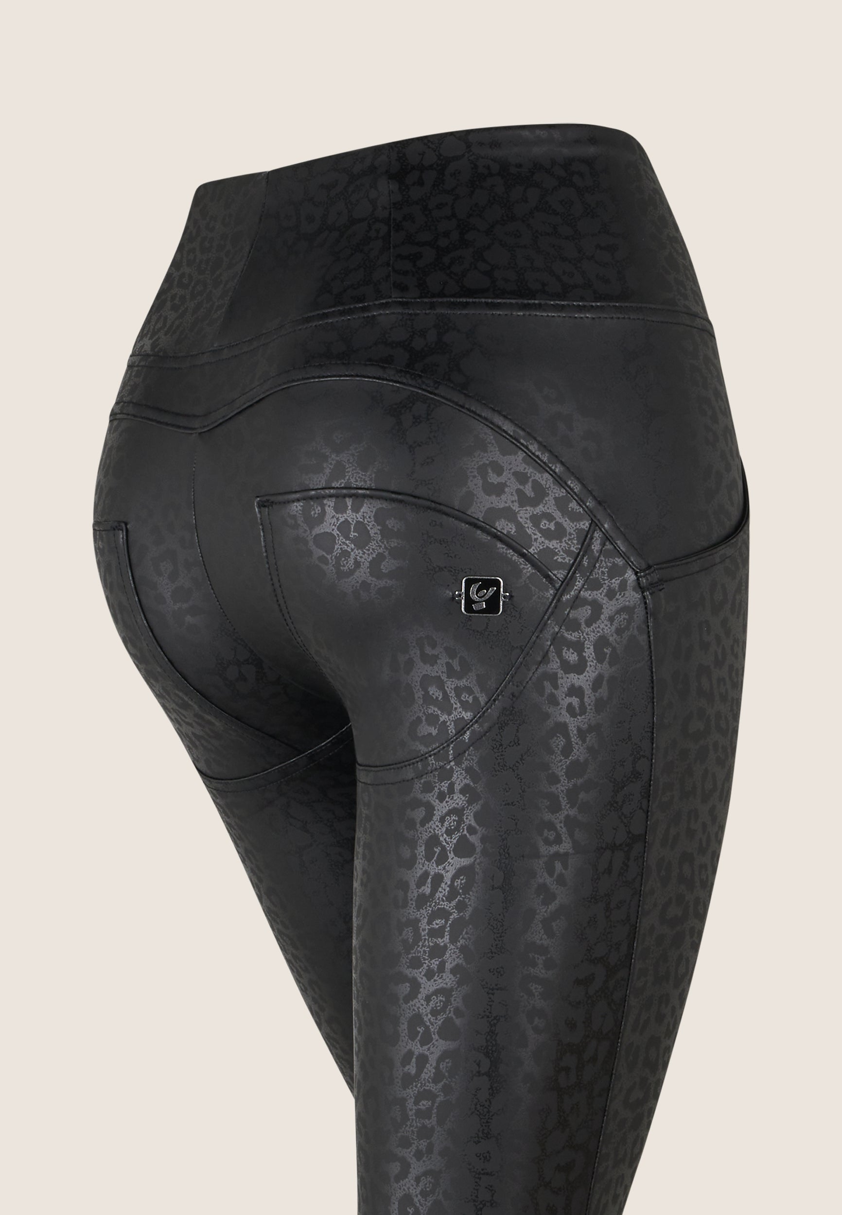 freddy-wr-up-vita-alta-similpelle-leopard-pantalon-push-up-femme image 3