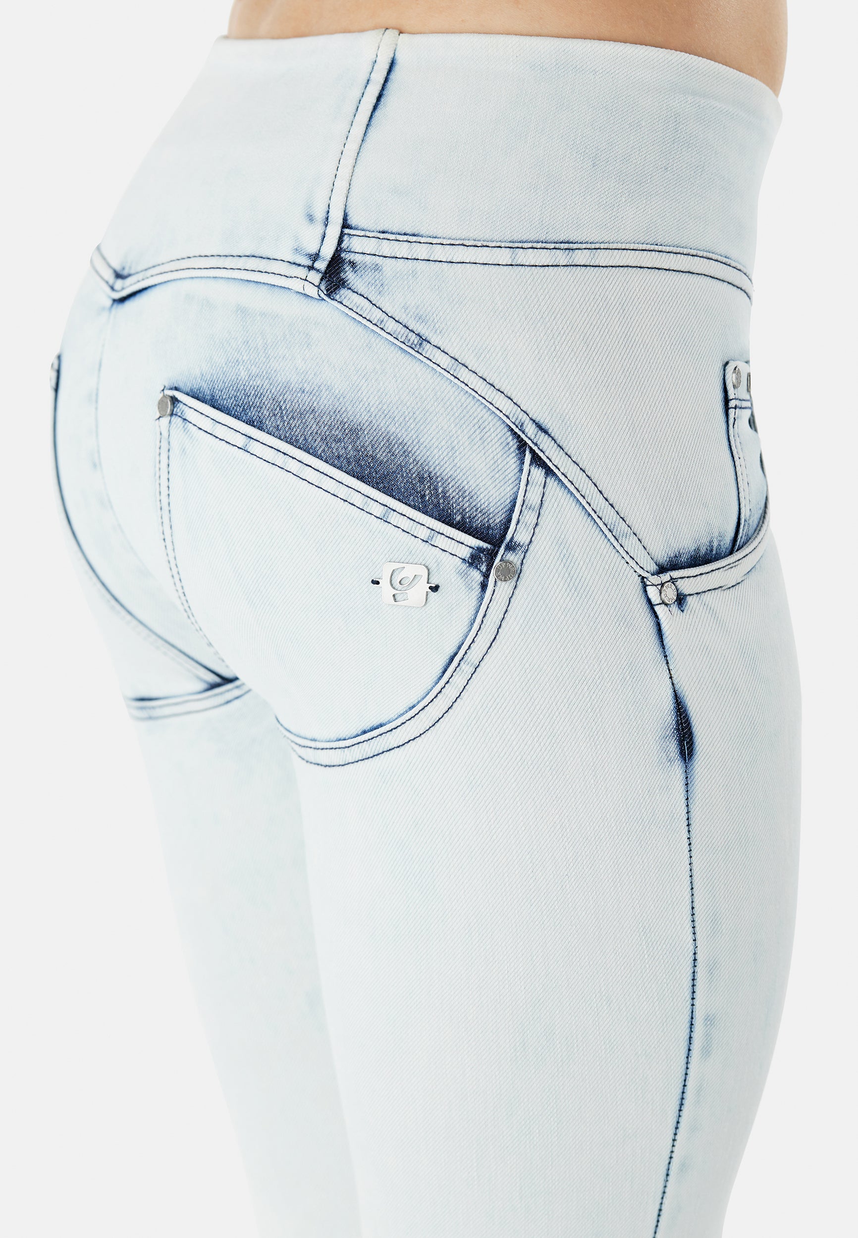 jean-push-up-freddy-wr-up-7-8-superskinny-denim-bleached image 3