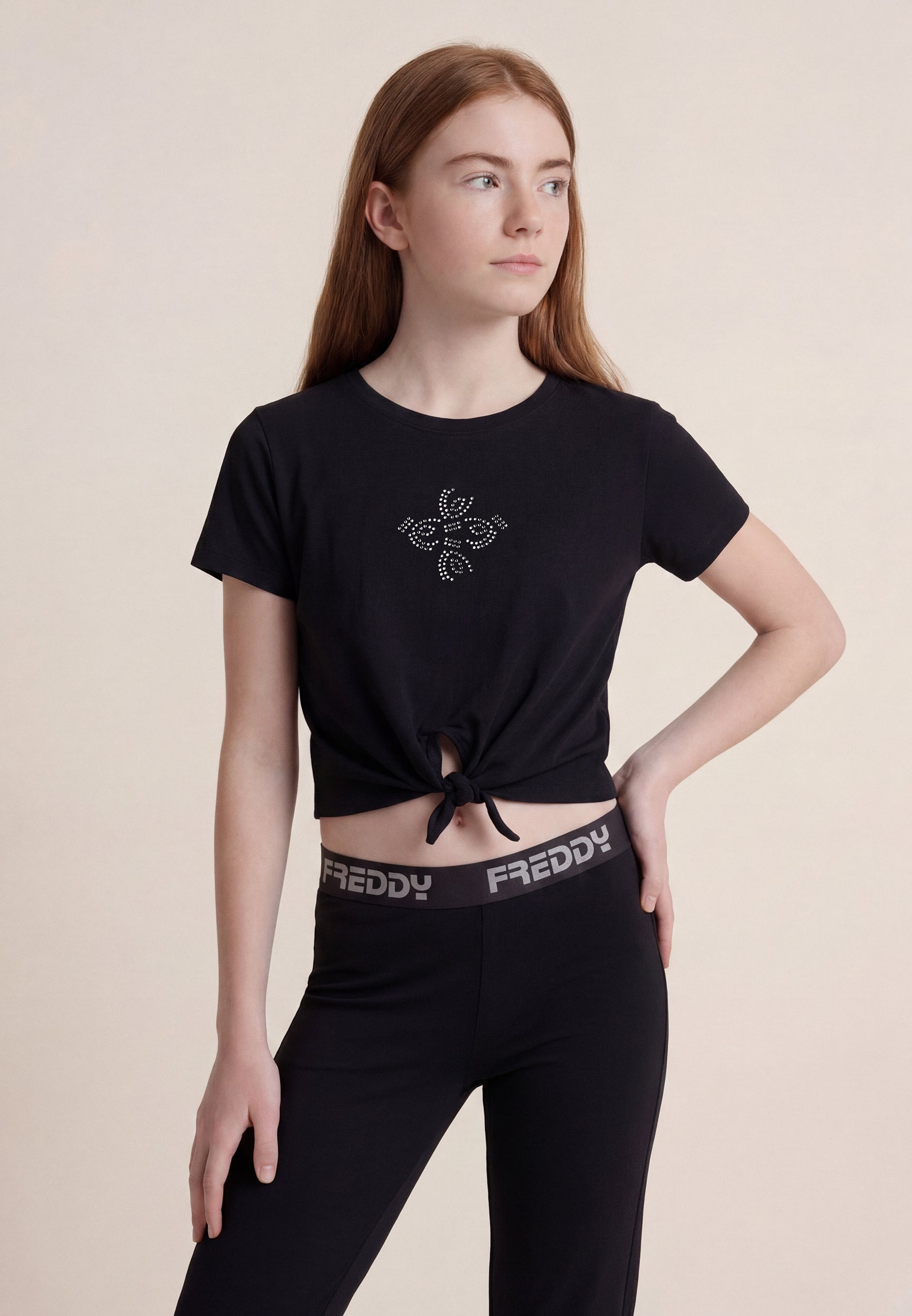 freddy-t-shirt-cropped-fille-n-ud-et-strass-omino image 1