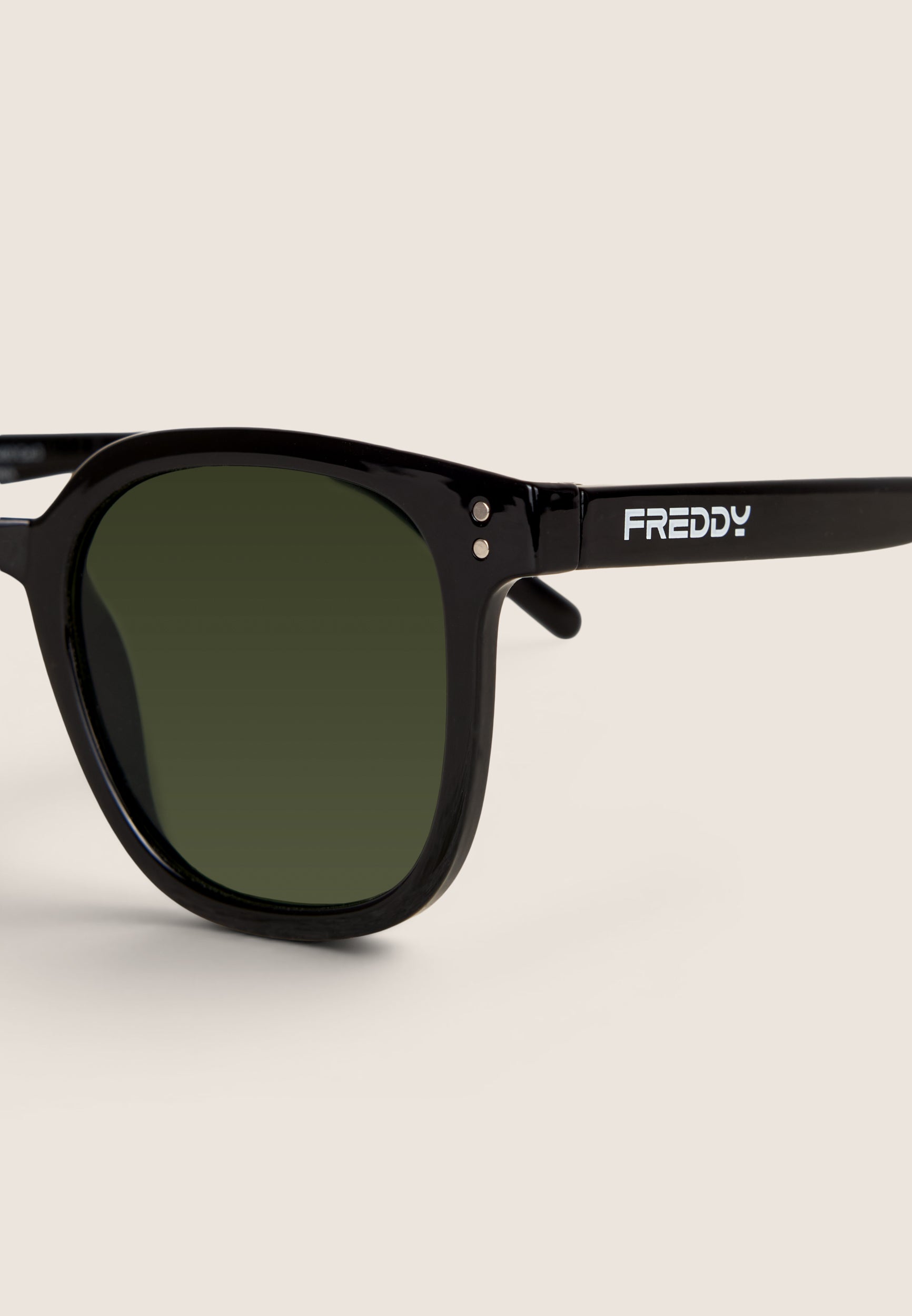 freddy-lunettes-de-soleil-unisexe-noires-logo-uv400-cat-3 image 2