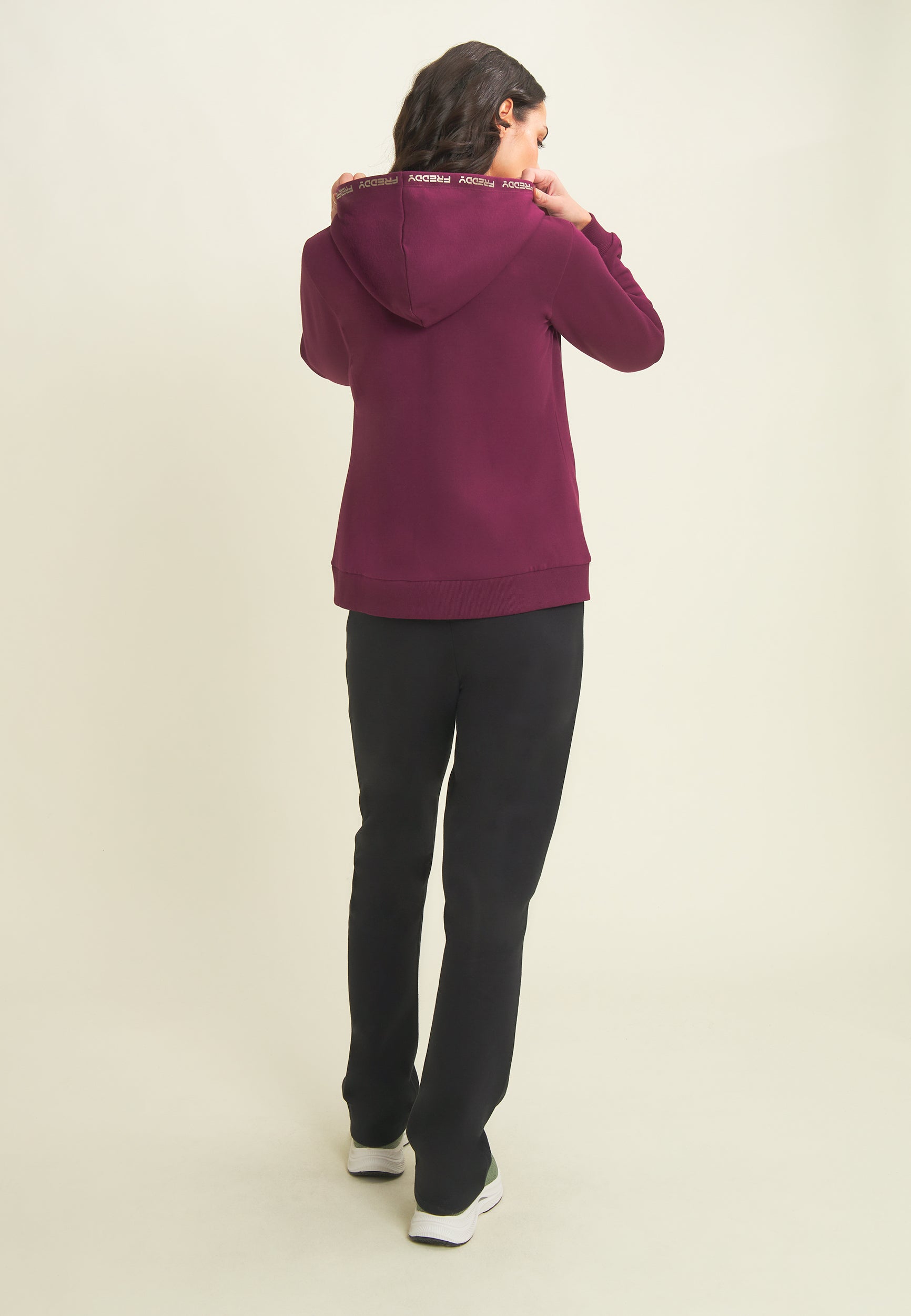 freddy-tuta-sportive-femme-capuche-logo-dor-ensemble-sweat-pantalon image 3