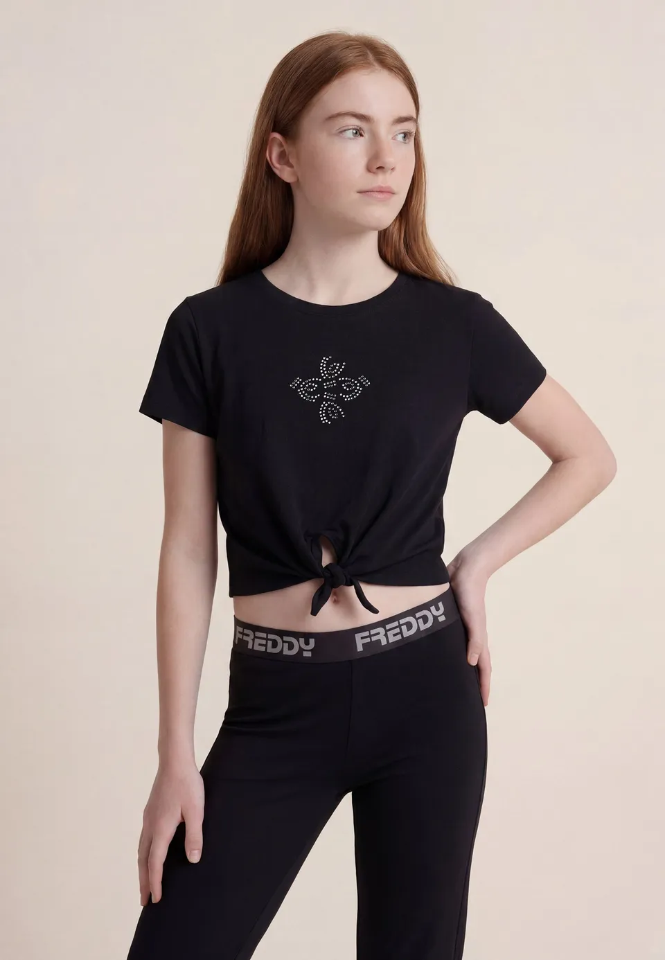 freddy-t-shirt-cropped-fille-n-ud-et-strass-omino image 1