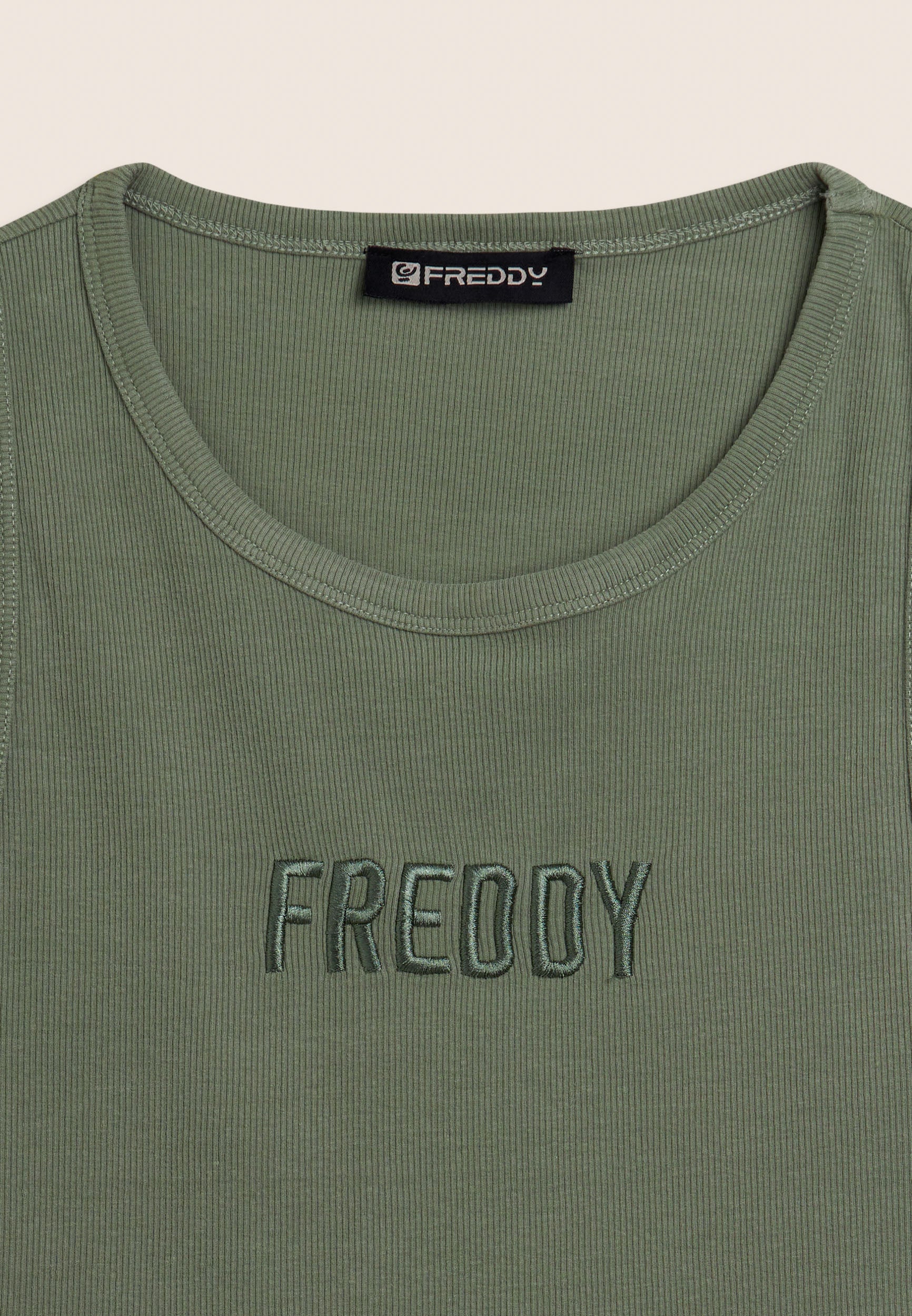 freddy-d-bardeur-cropped-femme-c-tel-logo-brod image 7