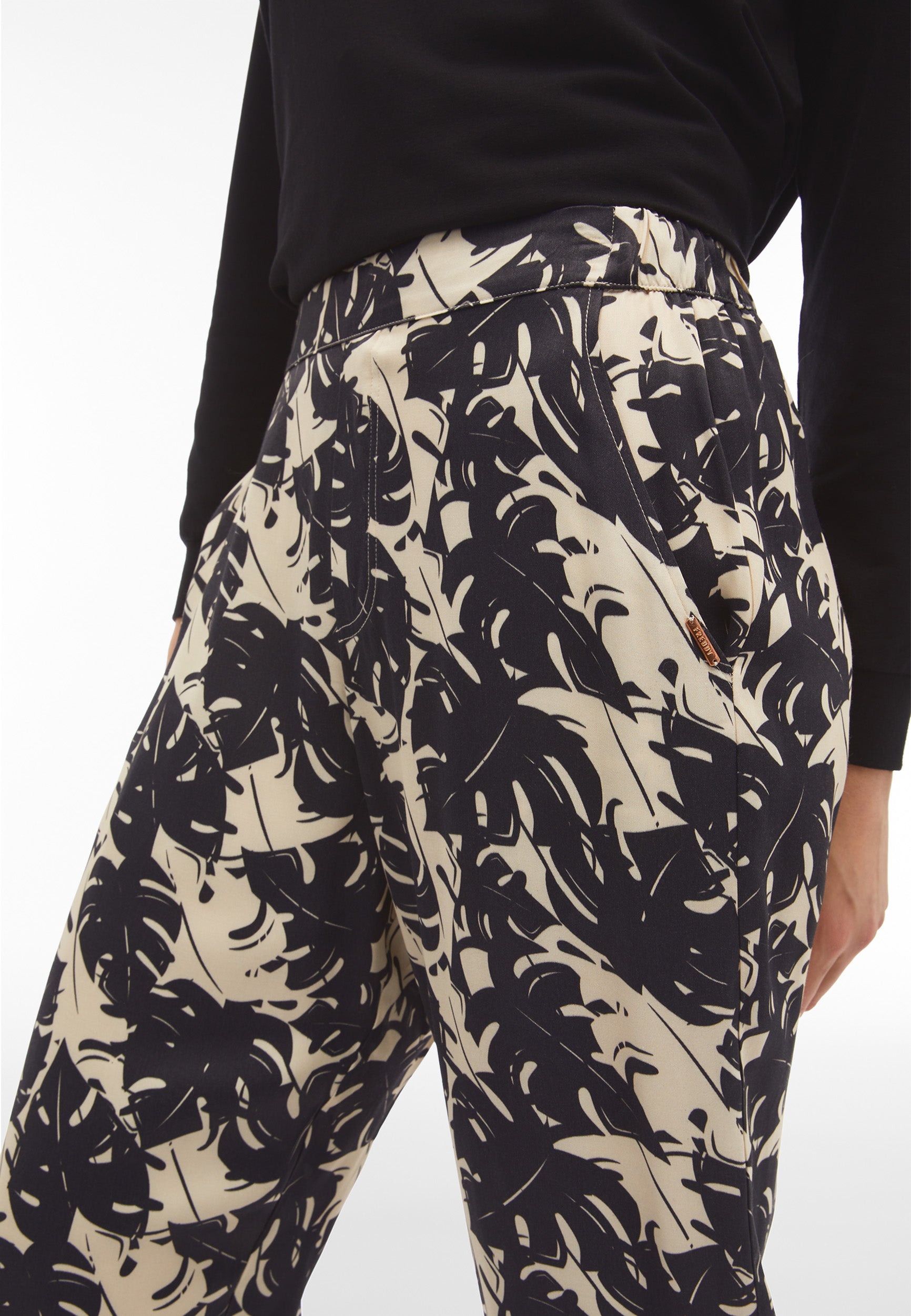 freddy-wr-up-pantalon-femme-satin-de-viscose-motif-tropical image 4