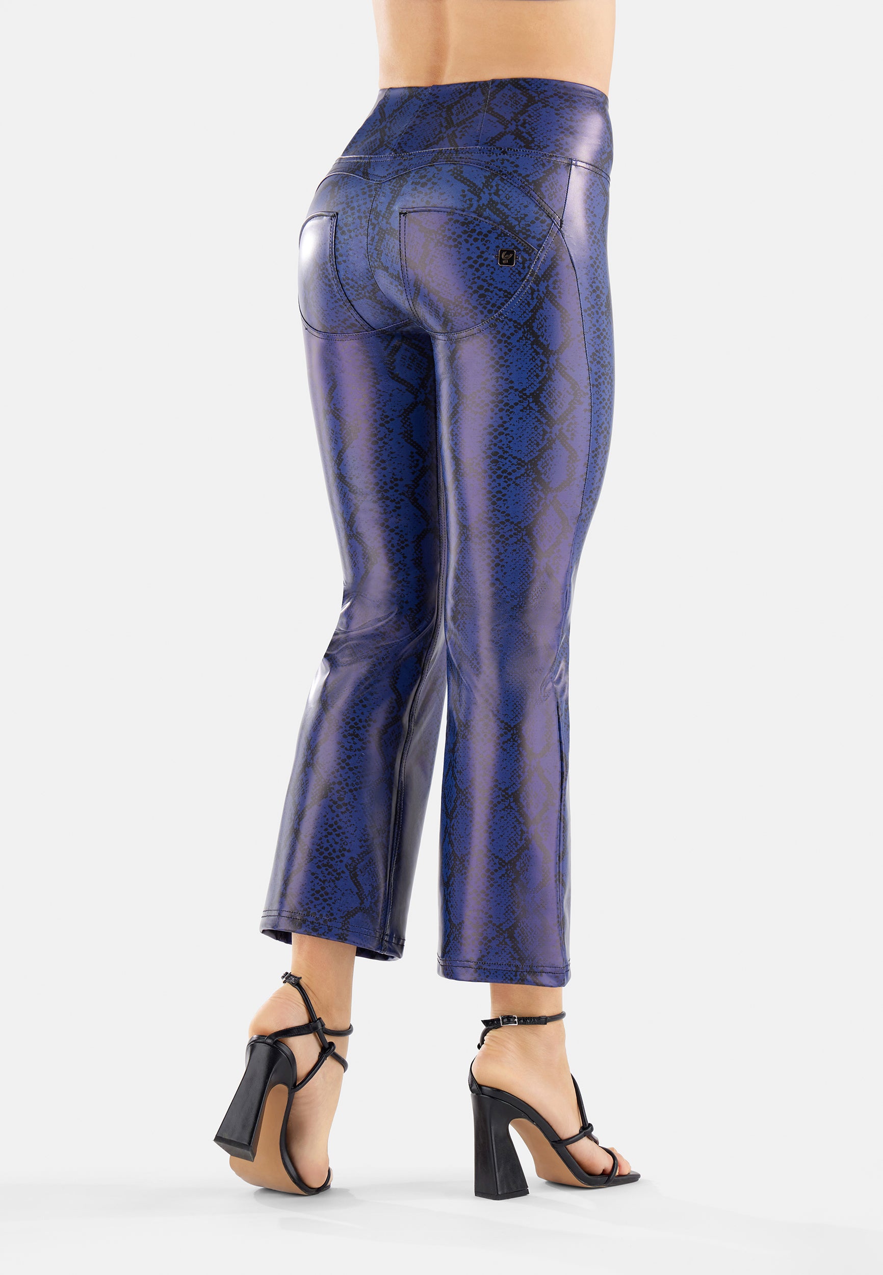 freddy-wr-up-pantalon-similicuir-python-flare-cropped image 8