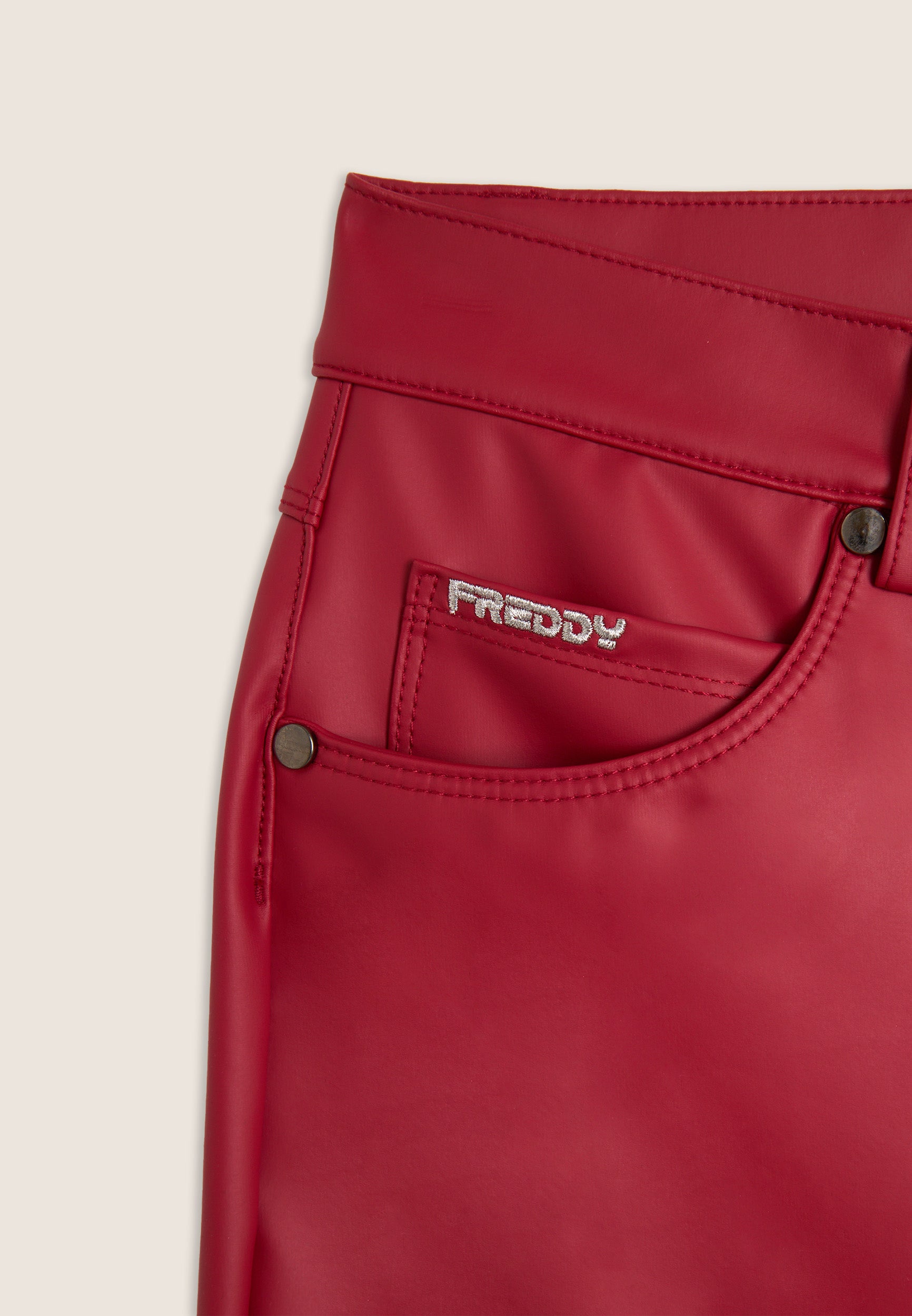 freddy-pantalon-flare-similpelle-5-poches-taille-regular image 6