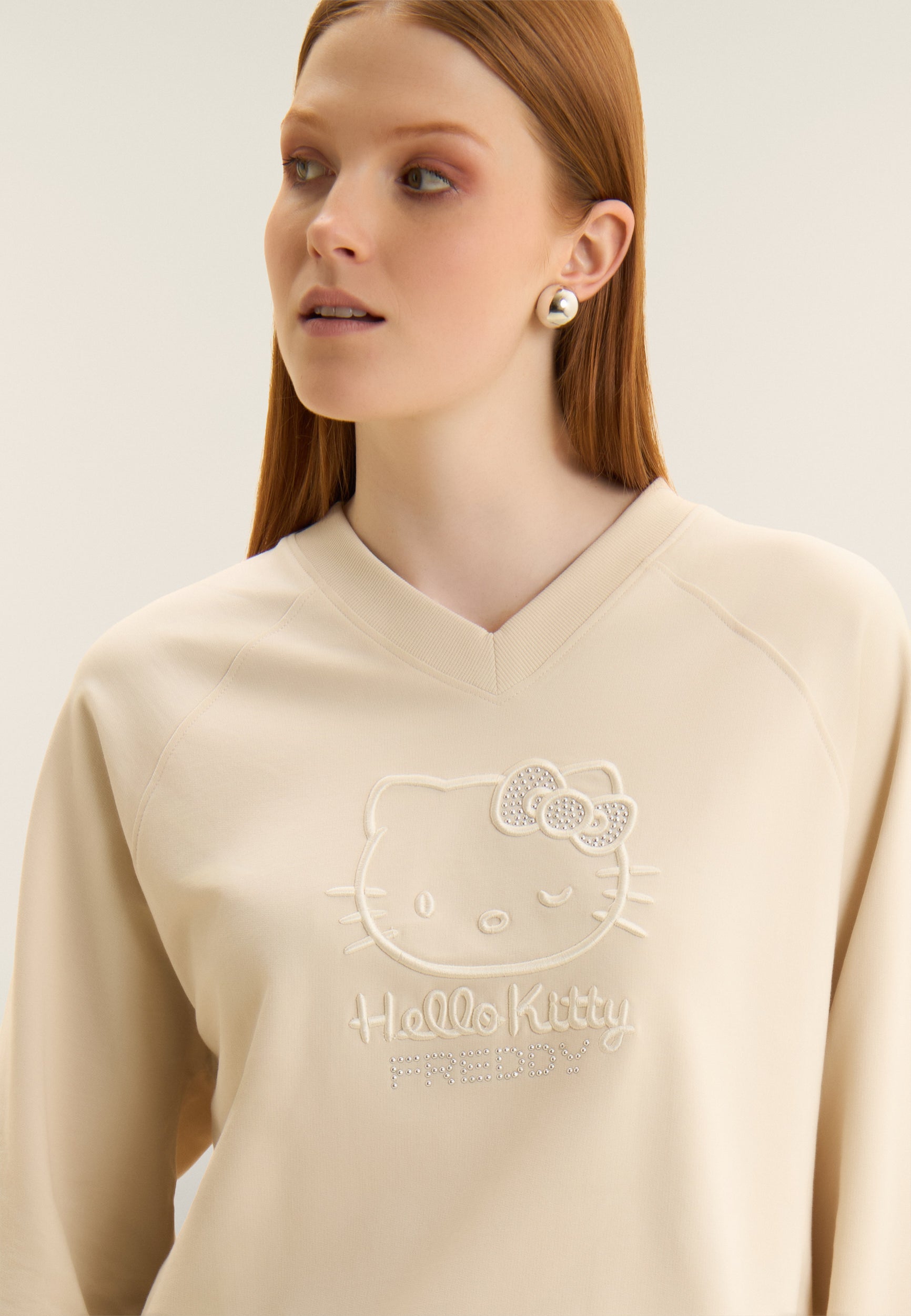 freddy-sweat-cropped-v-hello-kitty-broderie image 4