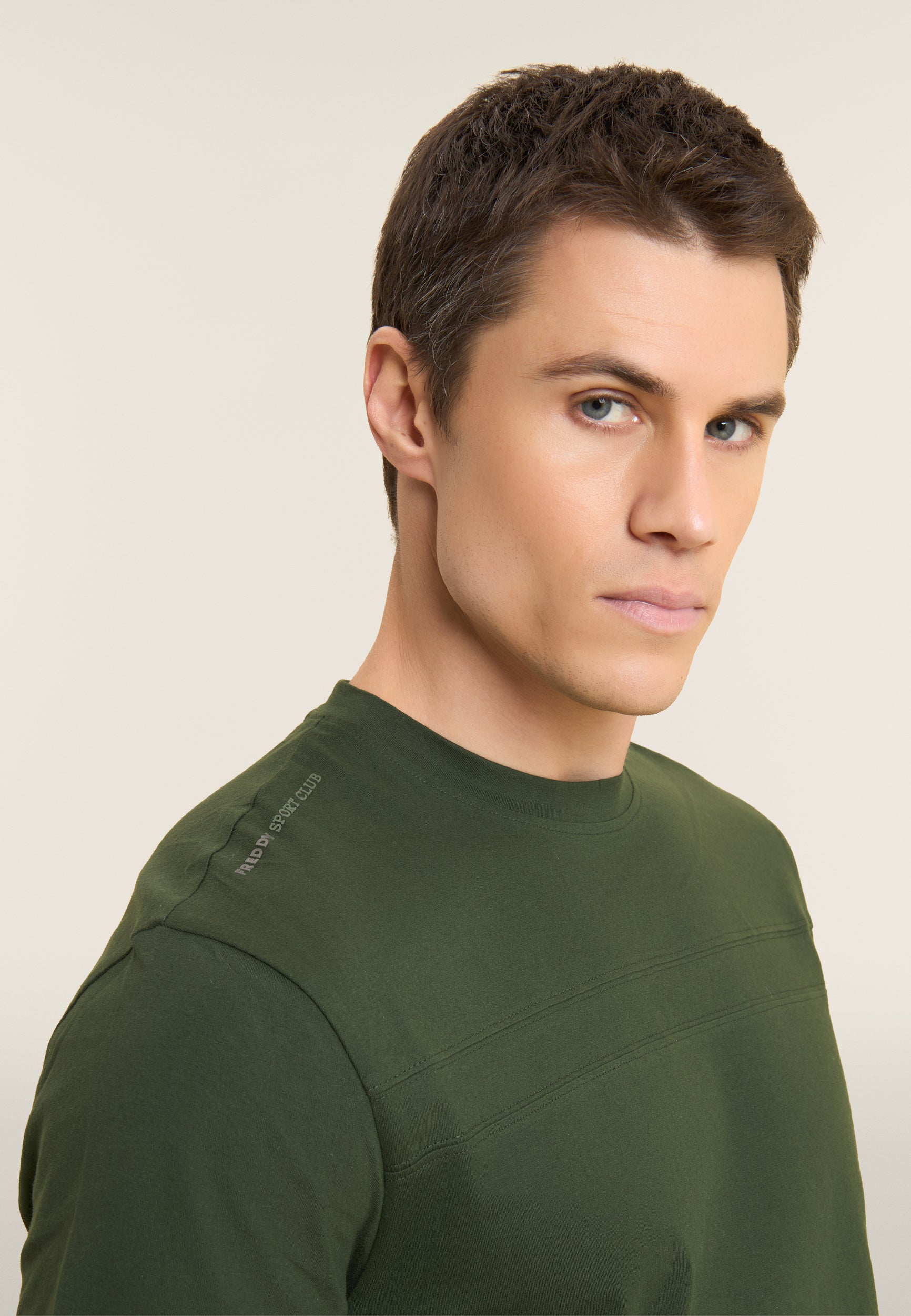freddy-t-shirt-homme-manches-courtes-coutures-poitrine image 4