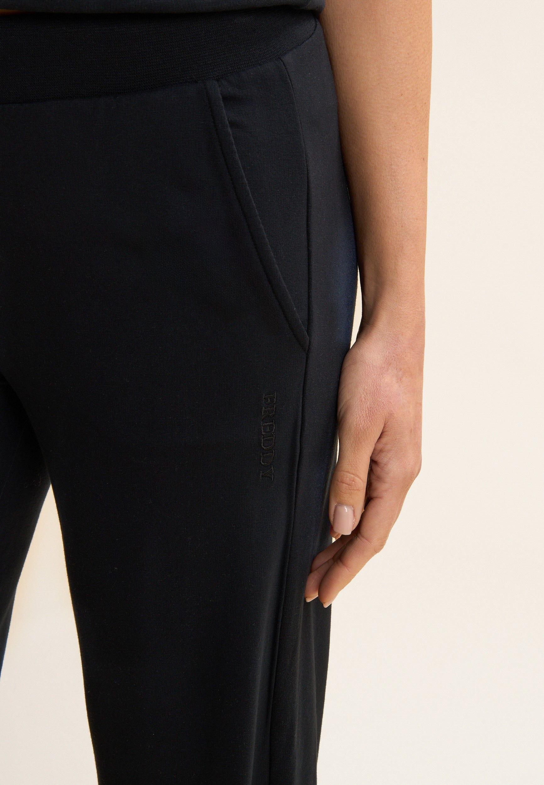 freddy-pantalon-felpa-viscose-jogger-poignets-logo-brod image 4