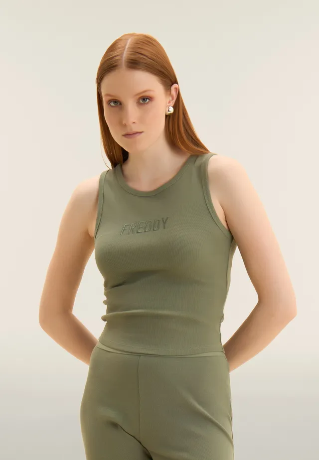 freddy-d-bardeur-cropped-femme-c-tel-logo-brod image 1