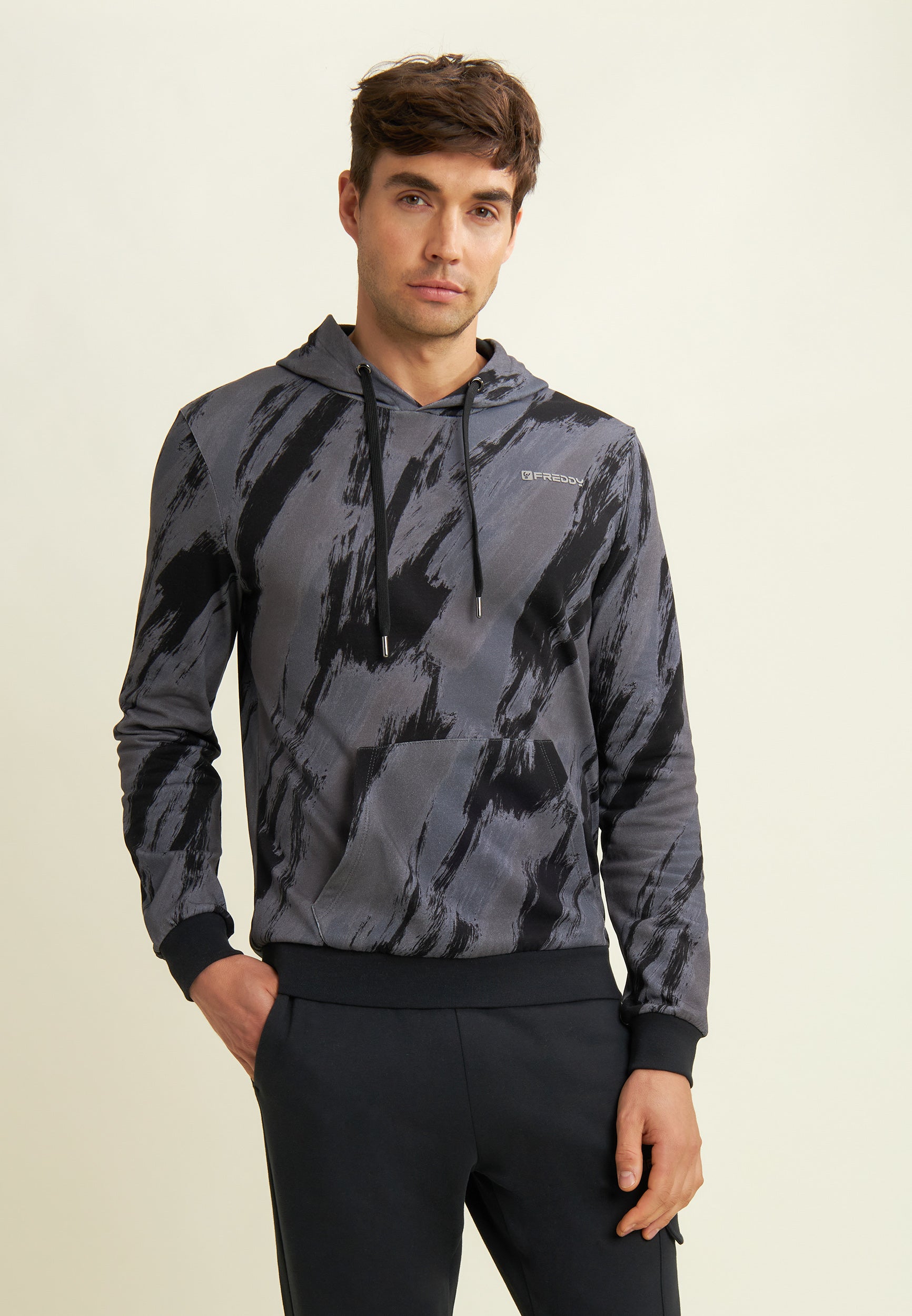 sweat-homme-freddy-capuche-all-over-poche-kangourou image 1