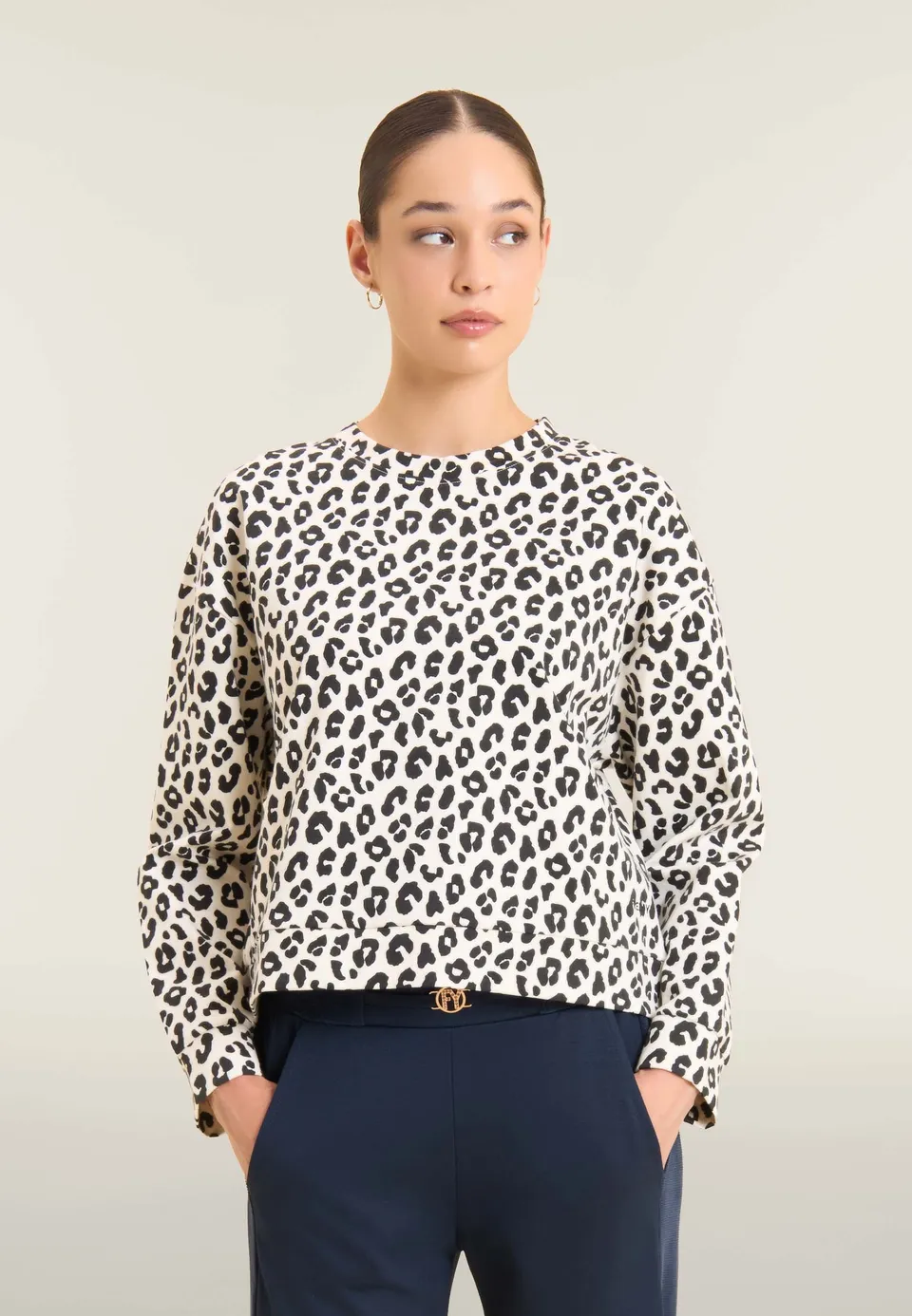 freddy-sweat-femme-l-opard-col-rond-cropped-imprim image 1