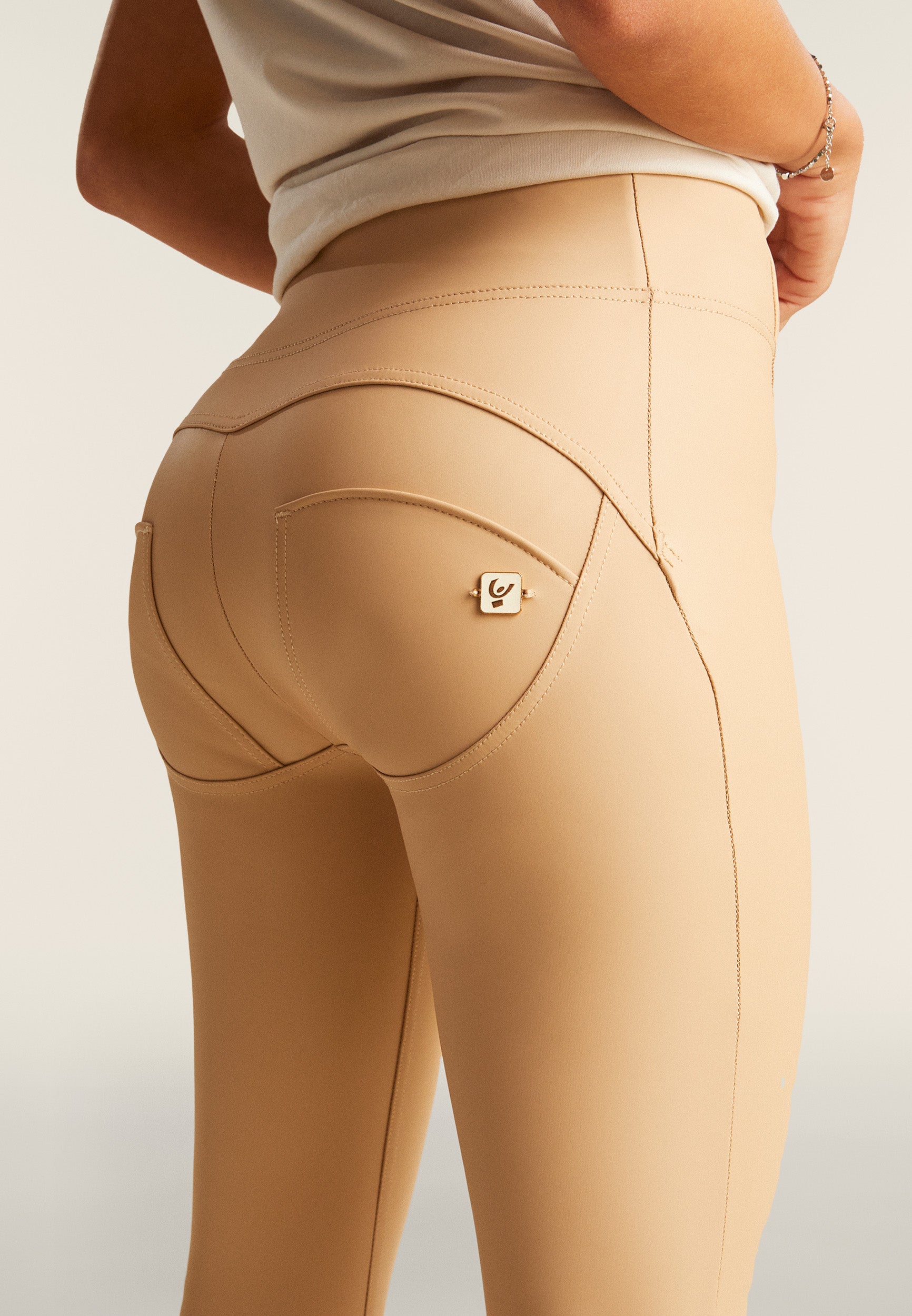 freddy-pantalon-wr-up-7-8-similicuir-taille-haute-boutons image 3