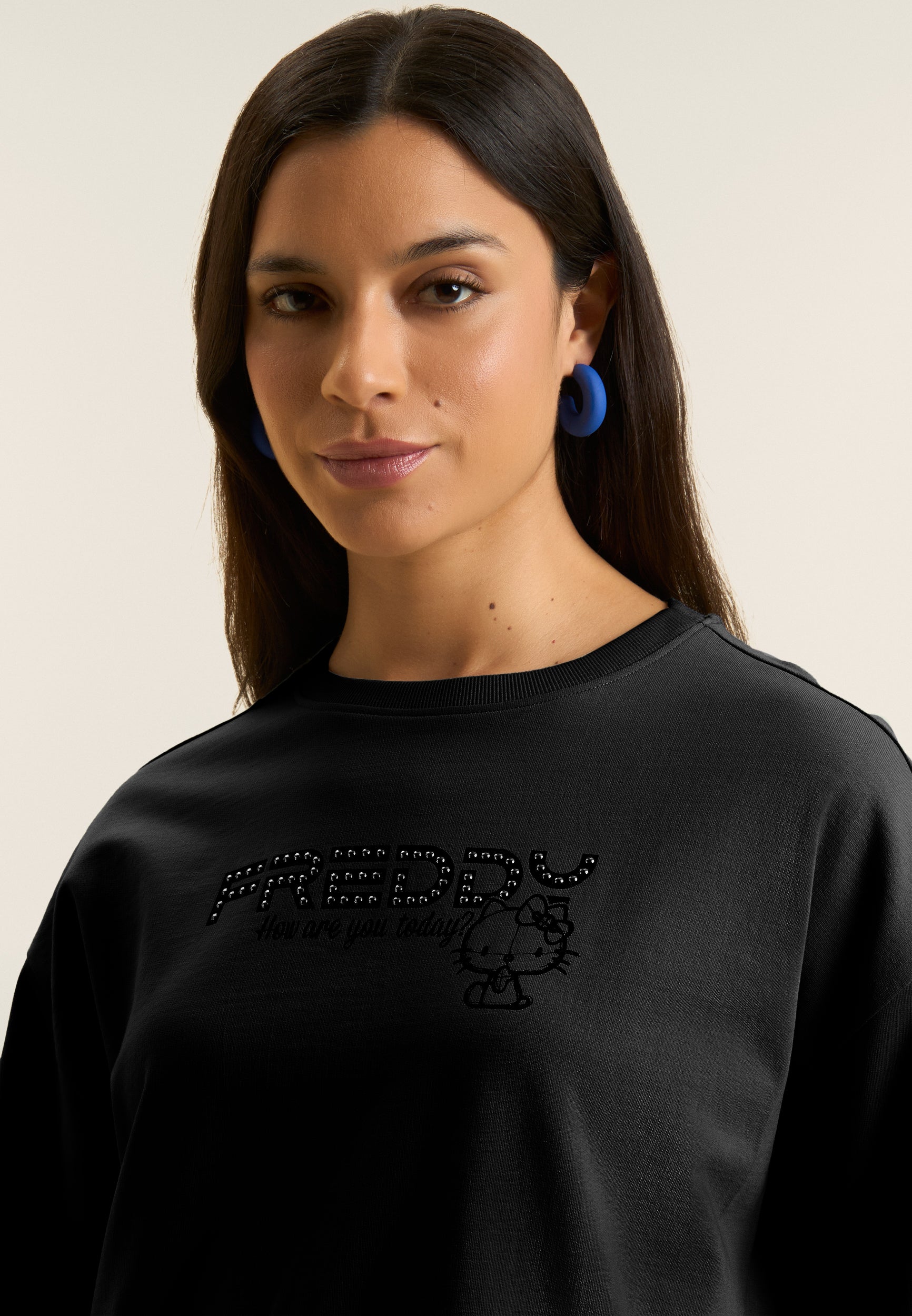 freddy-hello-kitty-sweat-cropped-col-rond-logo-clout image 4
