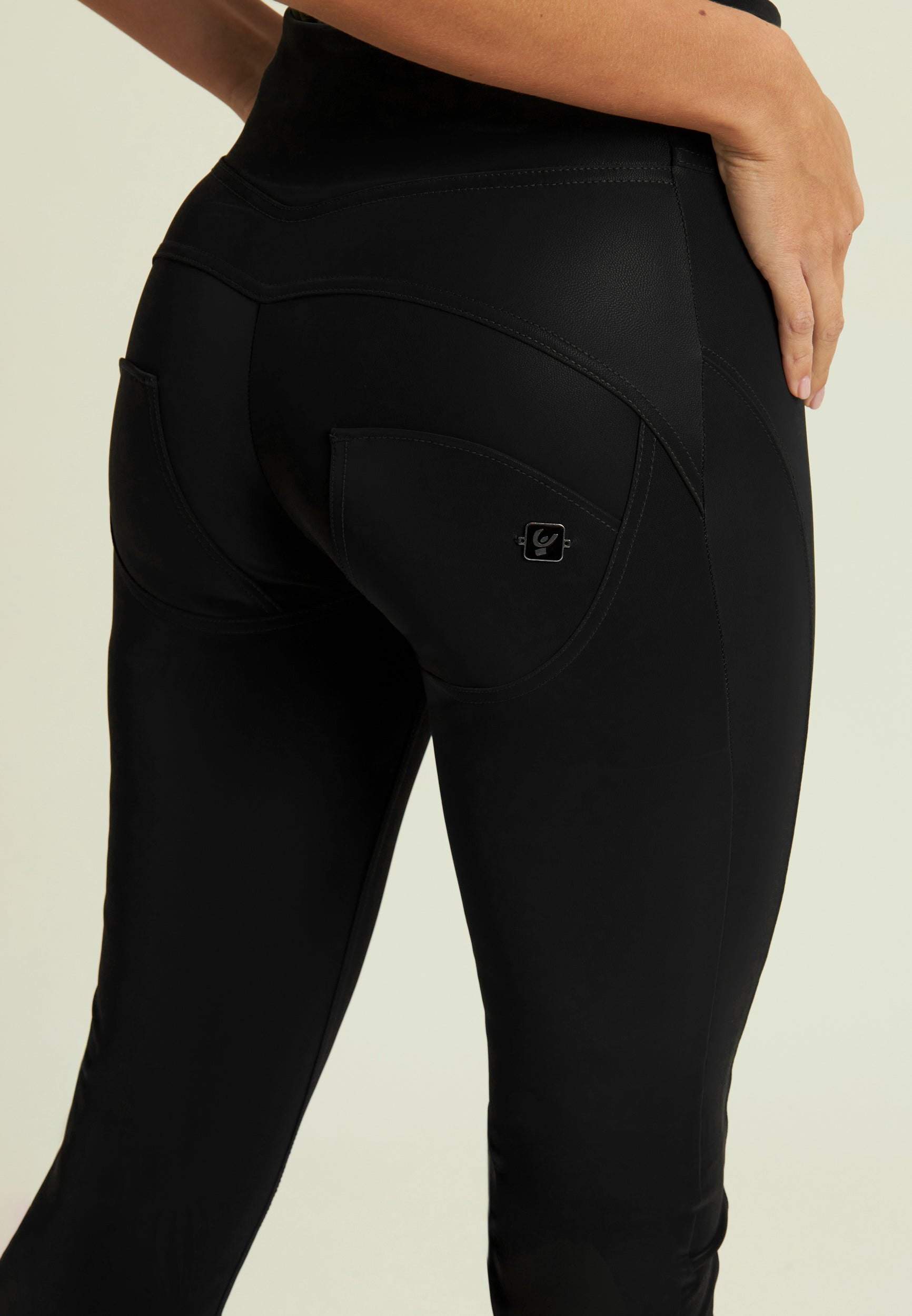 freddy-wr-up-pantalon-superskinny-mini-flare-wet-simili-cuir image 4