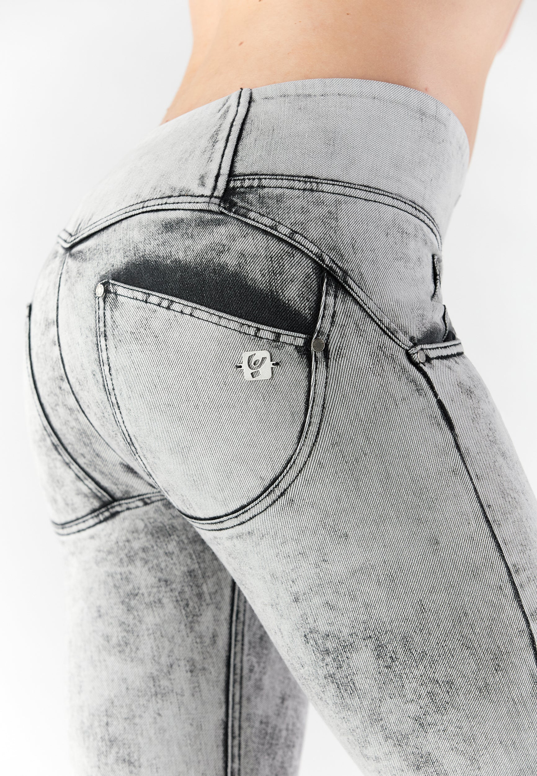 jean-push-up-freddy-wr-up-7-8-superskinny-denim-bleached image 8