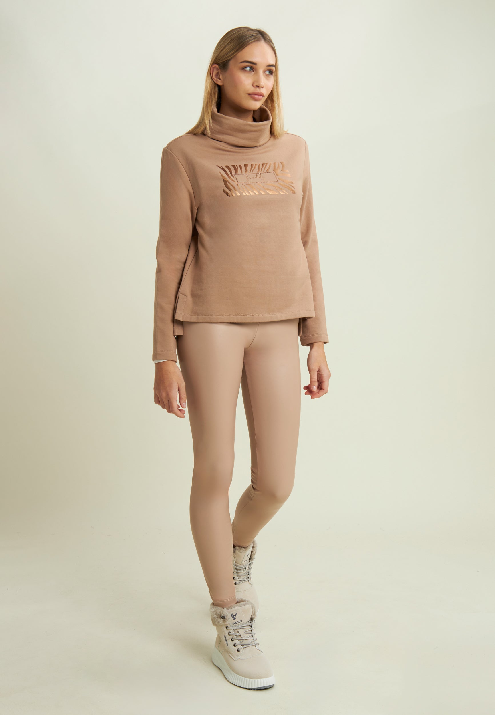freddy-sweat-femme-regular-logo-metallis-strass-modal image 2