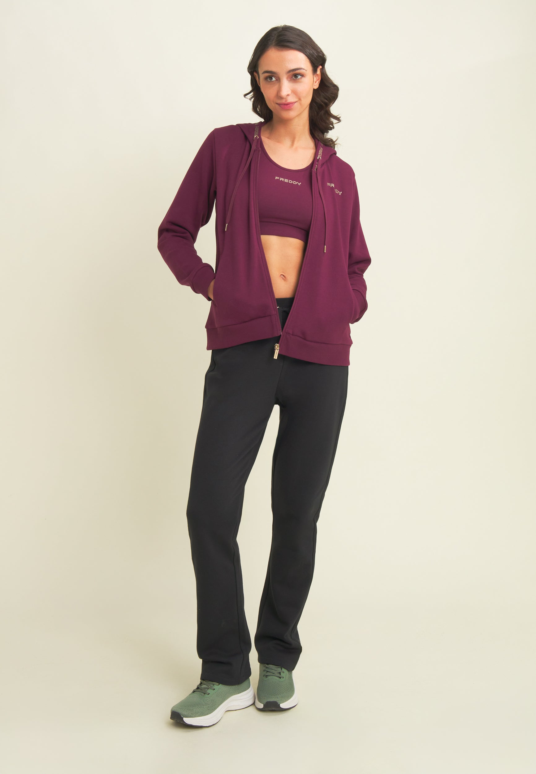freddy-tuta-sportive-femme-capuche-logo-dor-ensemble-sweat-pantalon image 1