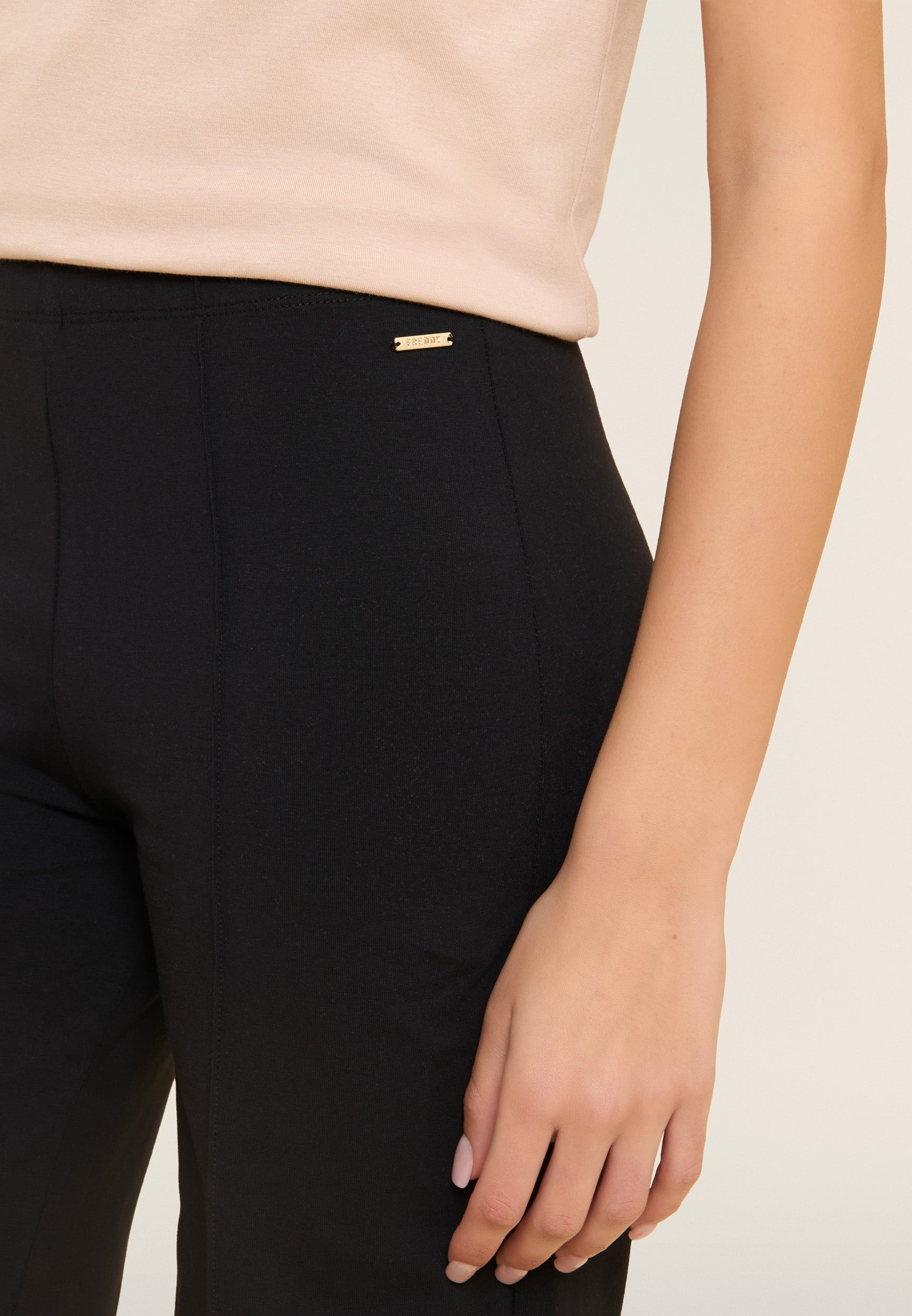 freddy-wr-up-pantalon-slim-gambe-ampia-piping image 4