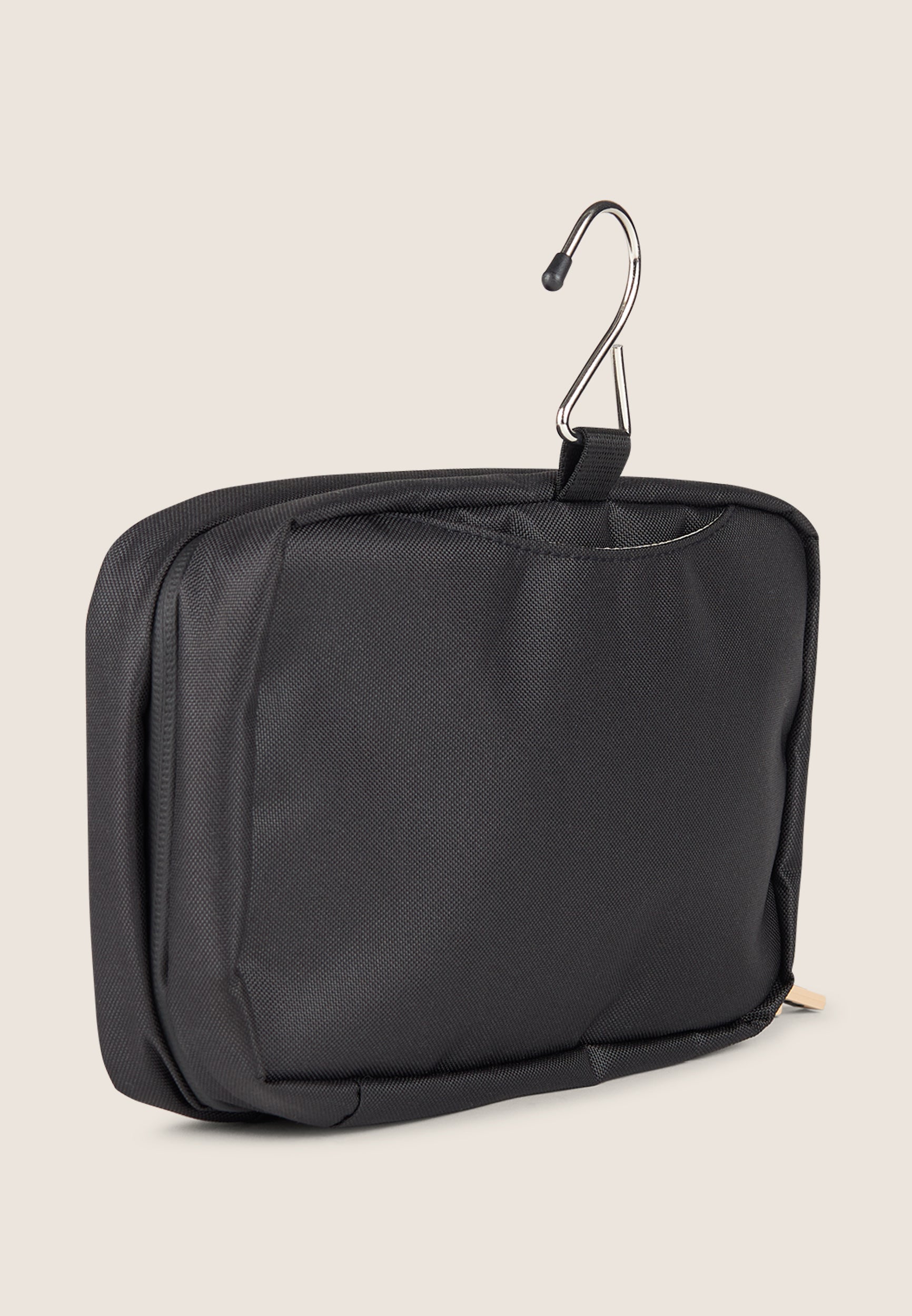 freddy-trousse-de-toilette-suspendre-polyester-recycl-noire image 3