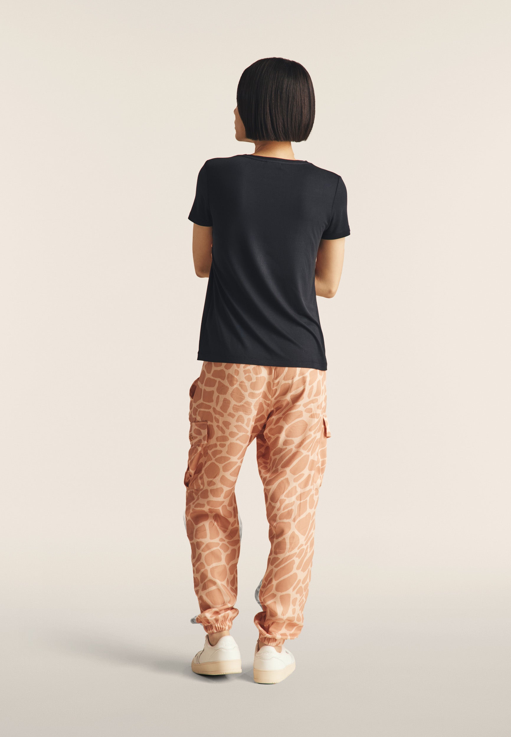 freddy-t-shirt-viscose-stretch-col-rond-avec-clous-cuivre image 2